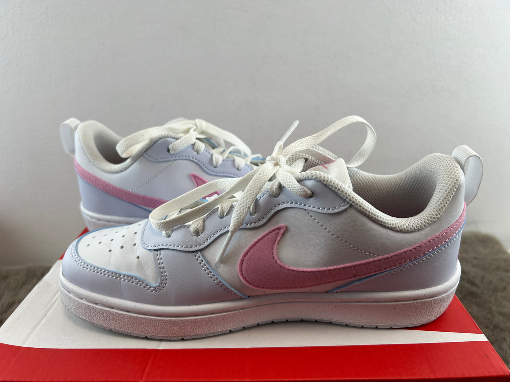 NIKE COURT BOROUGH LOW ESS+ (GS)