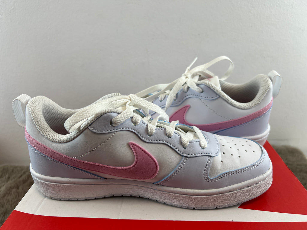 NIKE COURT BOROUGH LOW ESS+ (GS)