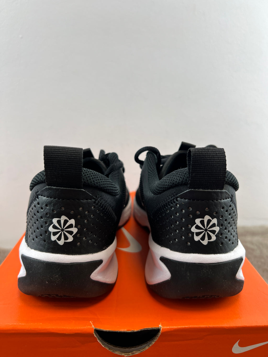 NIKE OMNI MULTI-COURT