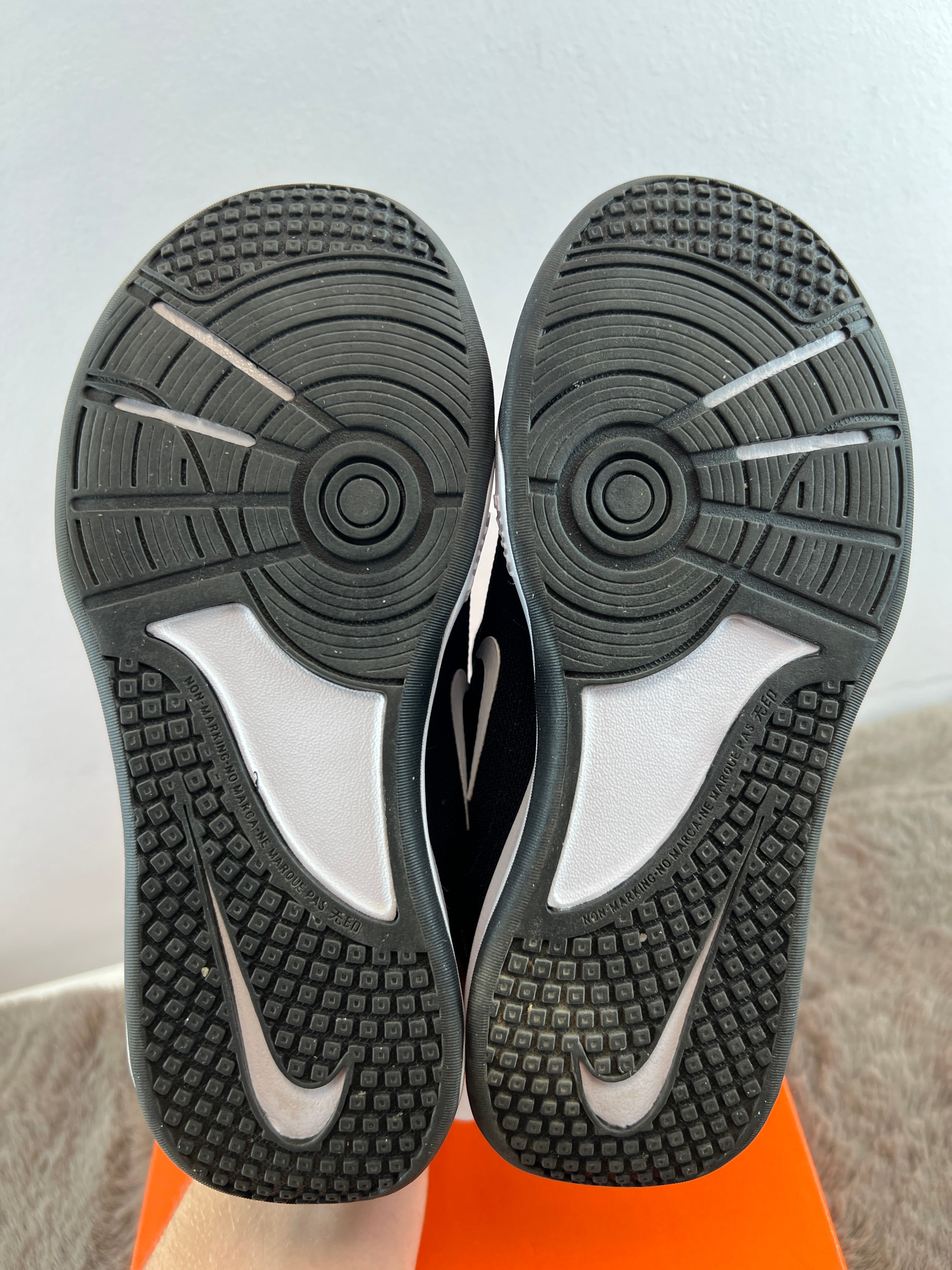NIKE OMNI MULTI-COURT