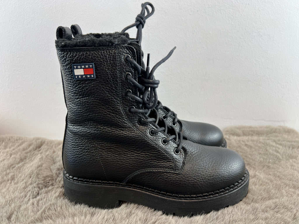 TOMMY HILFIGER URBAN LACEUP BOOT