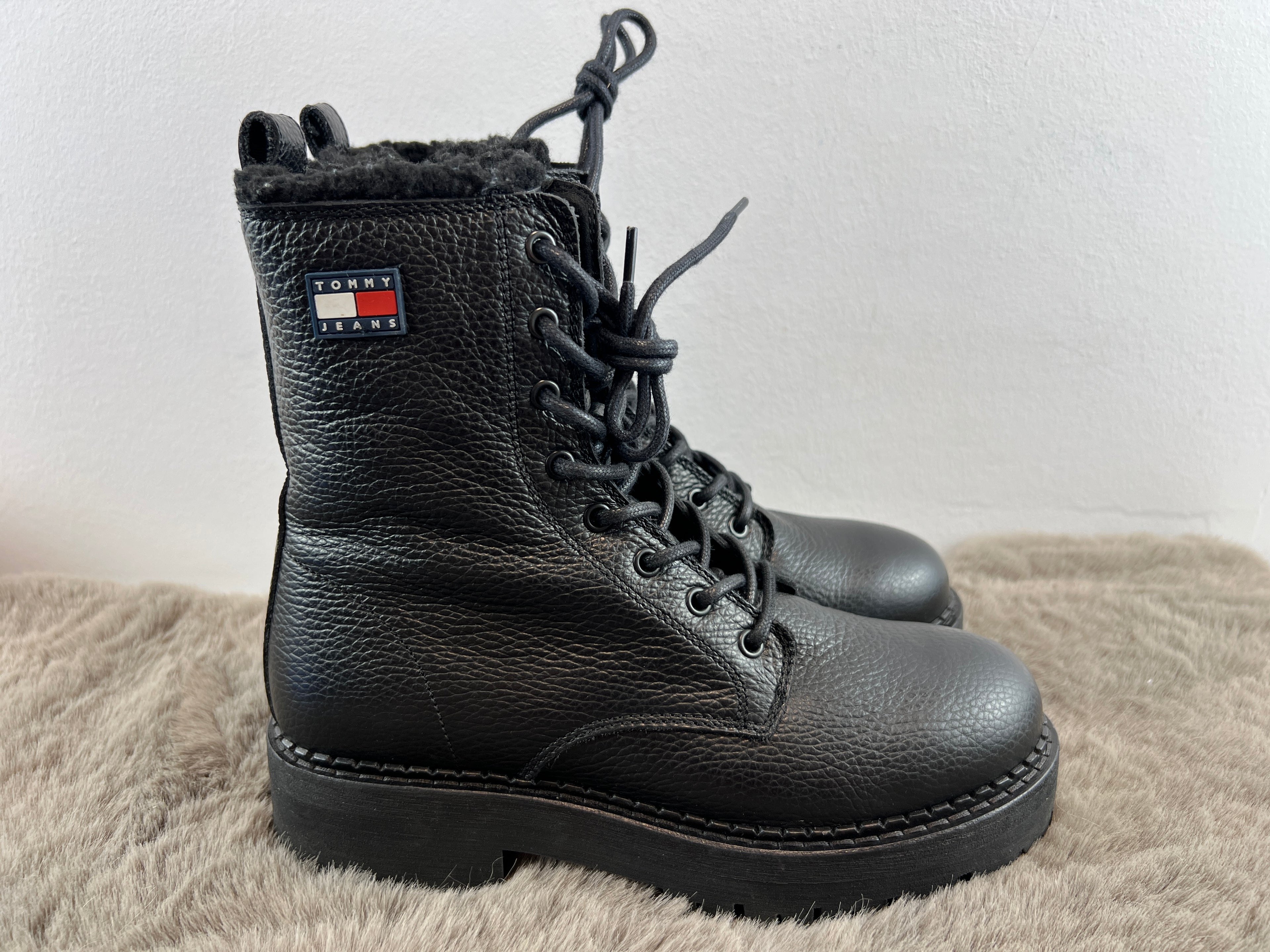 TOMMY HILFIGER URBAN LACEUP BOOT