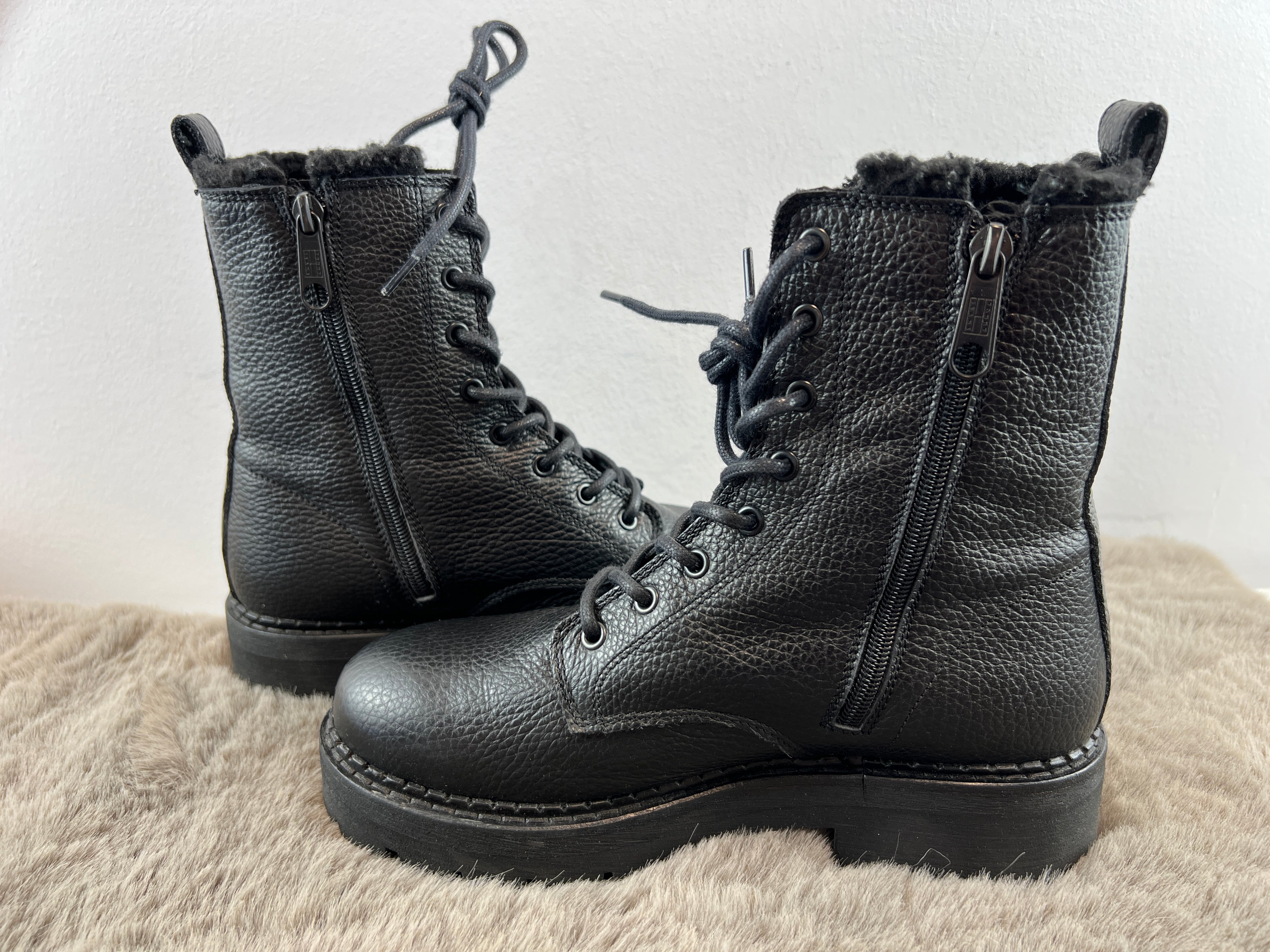TOMMY HILFIGER URBAN LACEUP BOOT