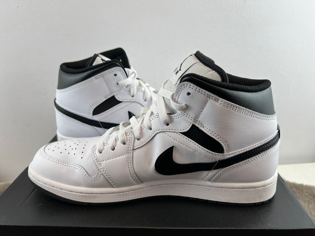 NIKE AIR JORDAN 1 MID
