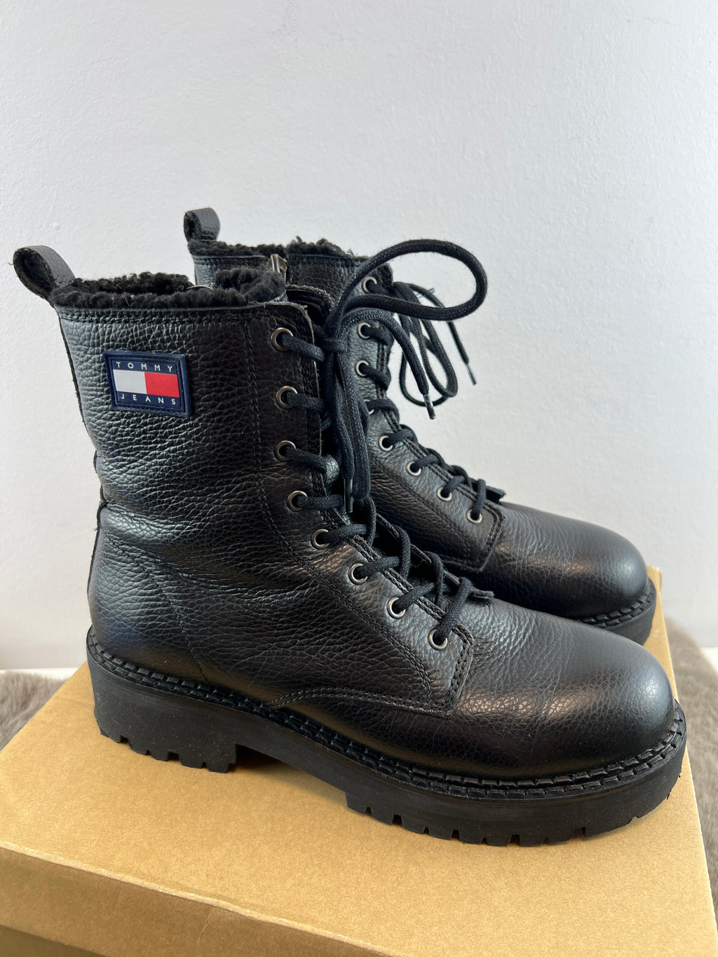 TOMMY HILFIGER URBAN BOOT TUMBLED LTR