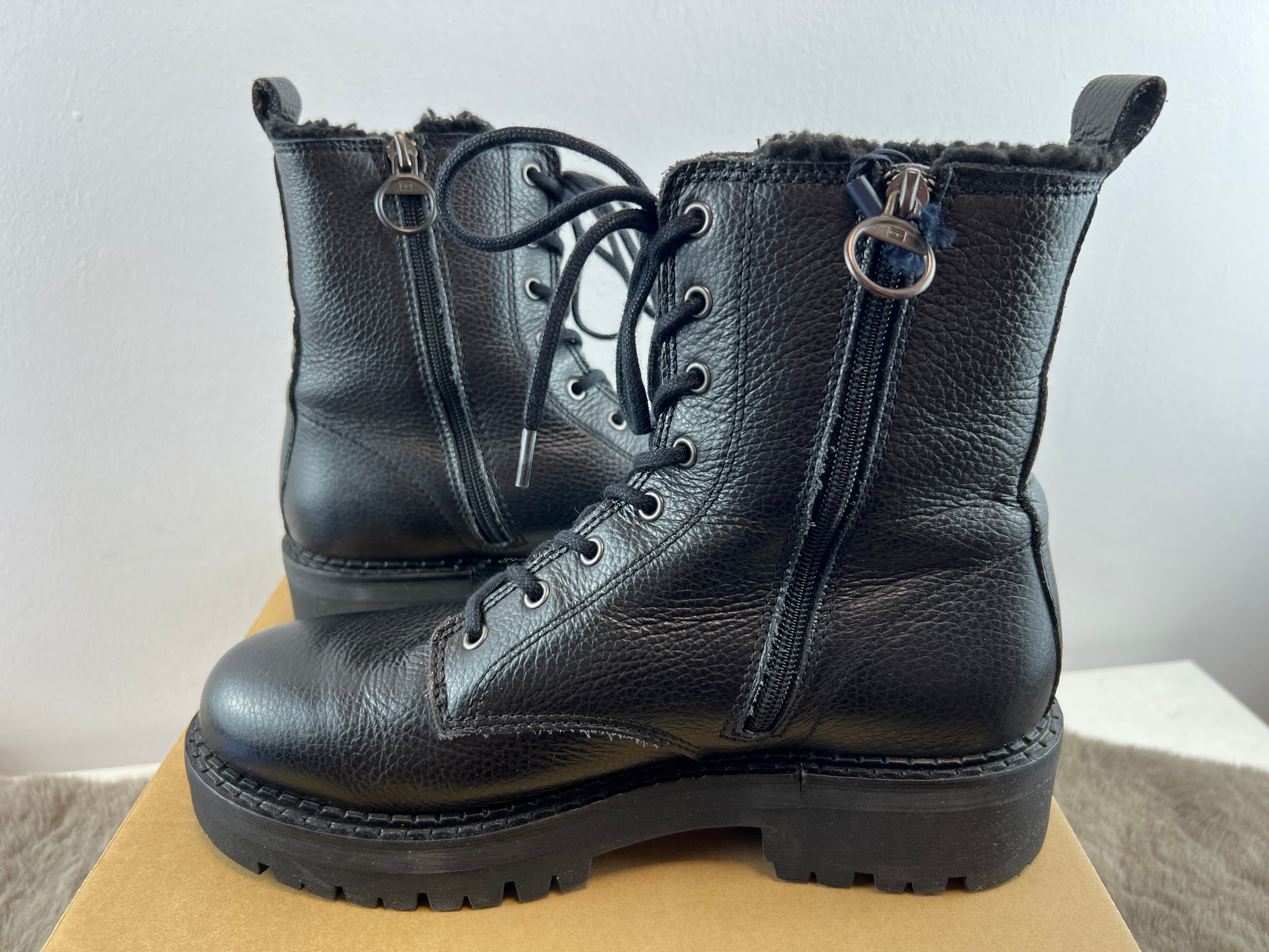 TOMMY HILFIGER URBAN BOOT TUMBLED LTR