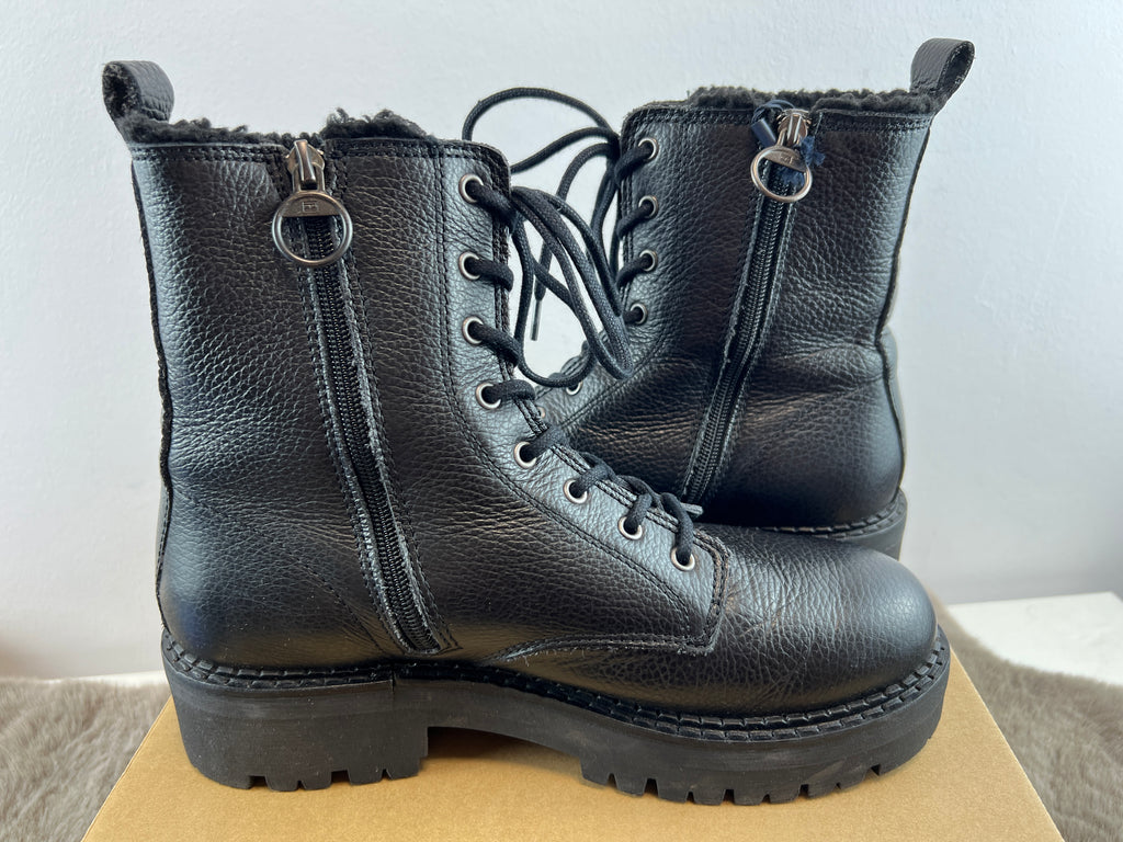 TOMMY HILFIGER URBAN BOOT TUMBLED LTR