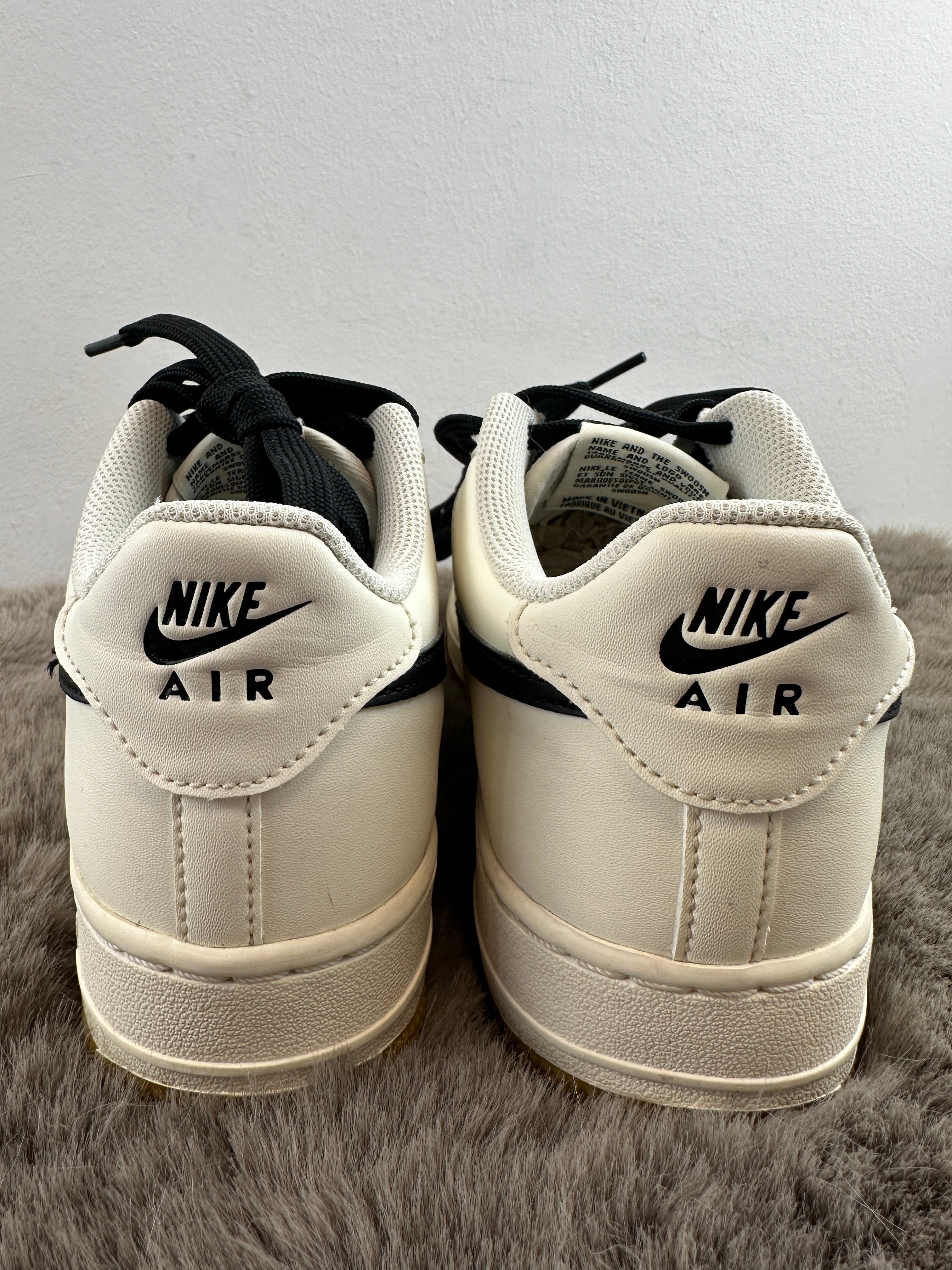 nike air force 1 lv8