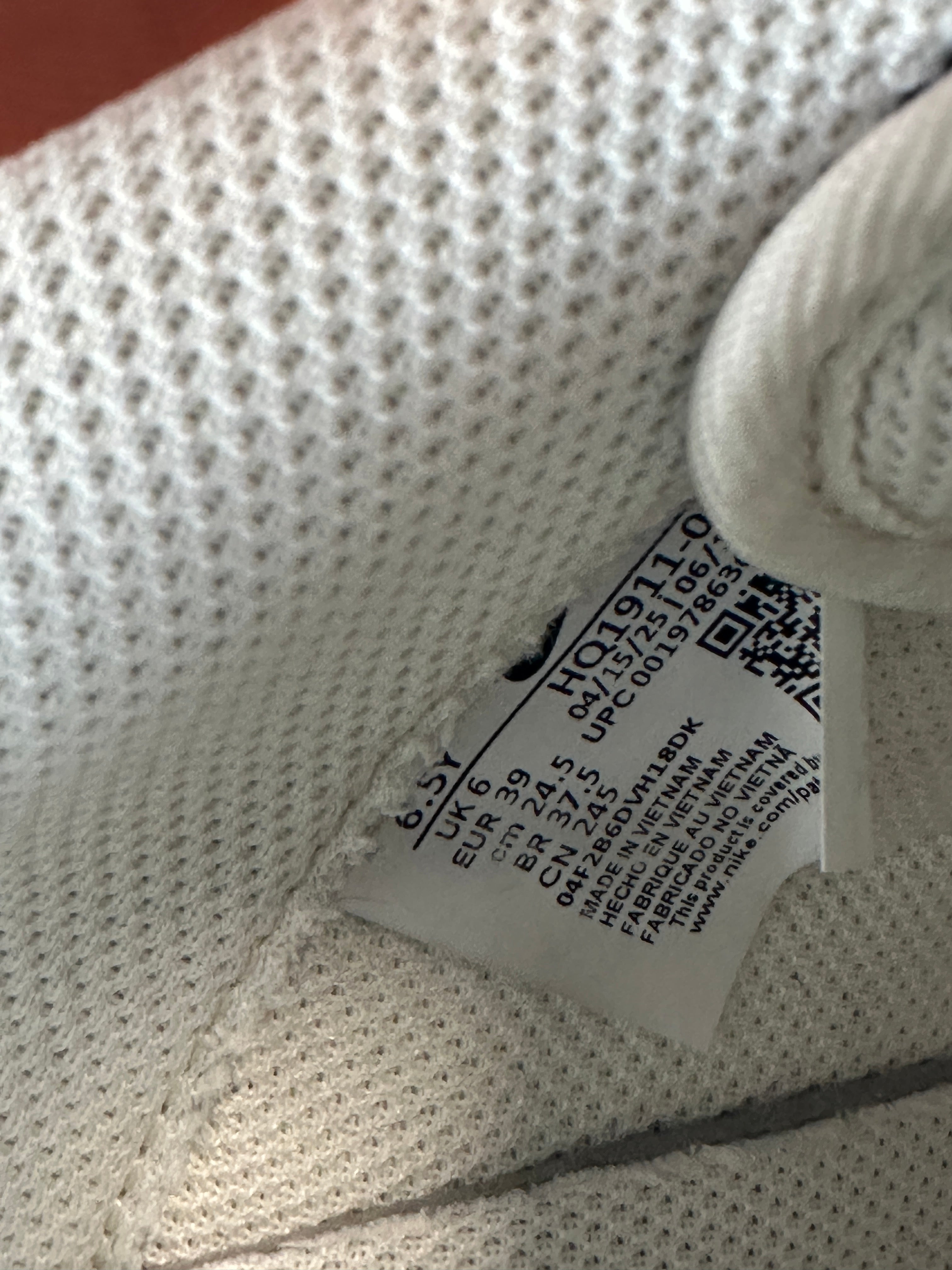 nike air force 1 lv8