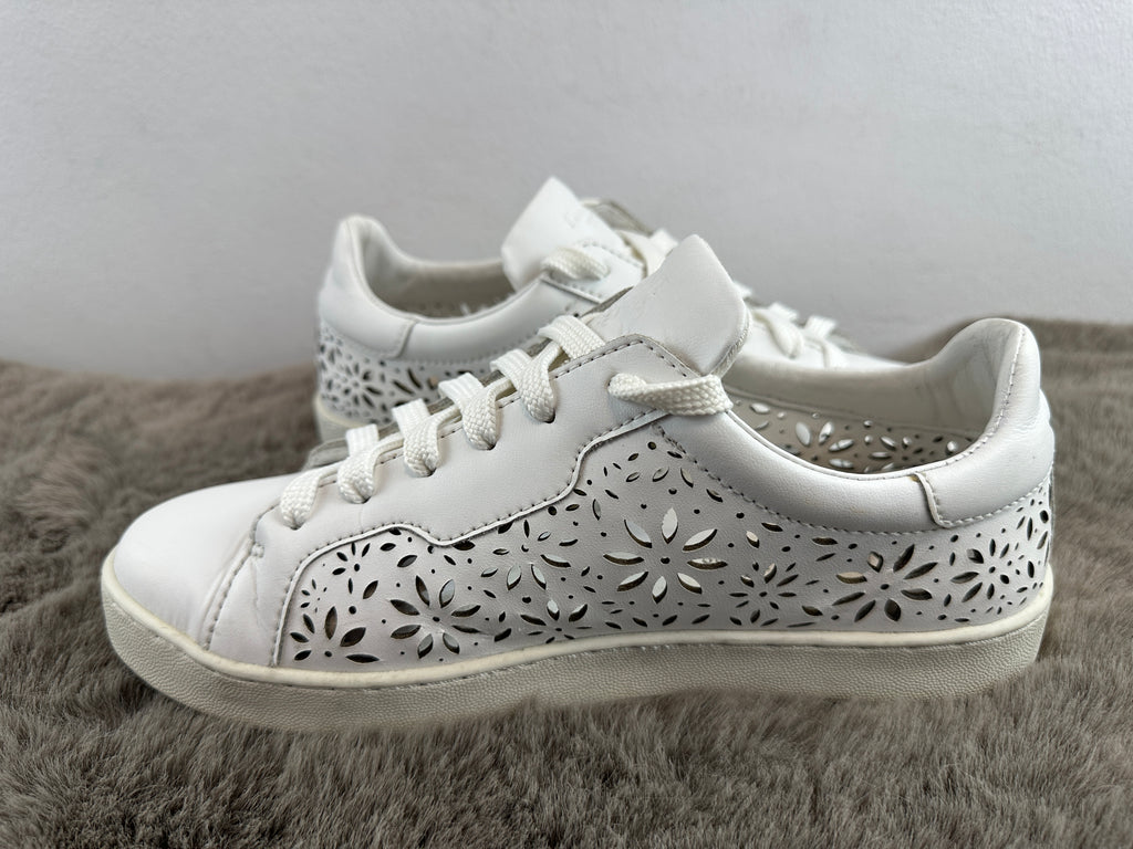 twinset laser cut flower 38