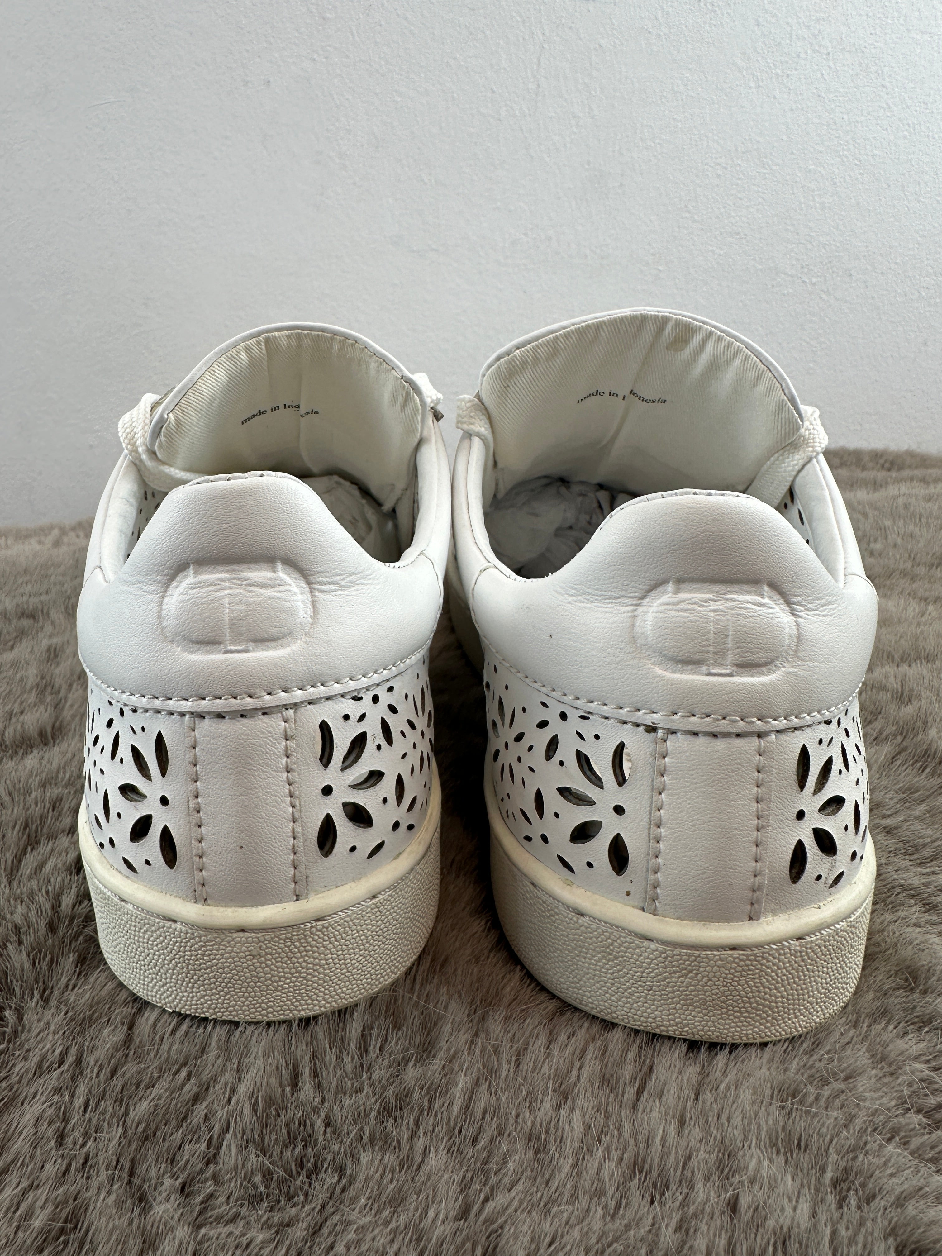 twinset laser cut flower 38