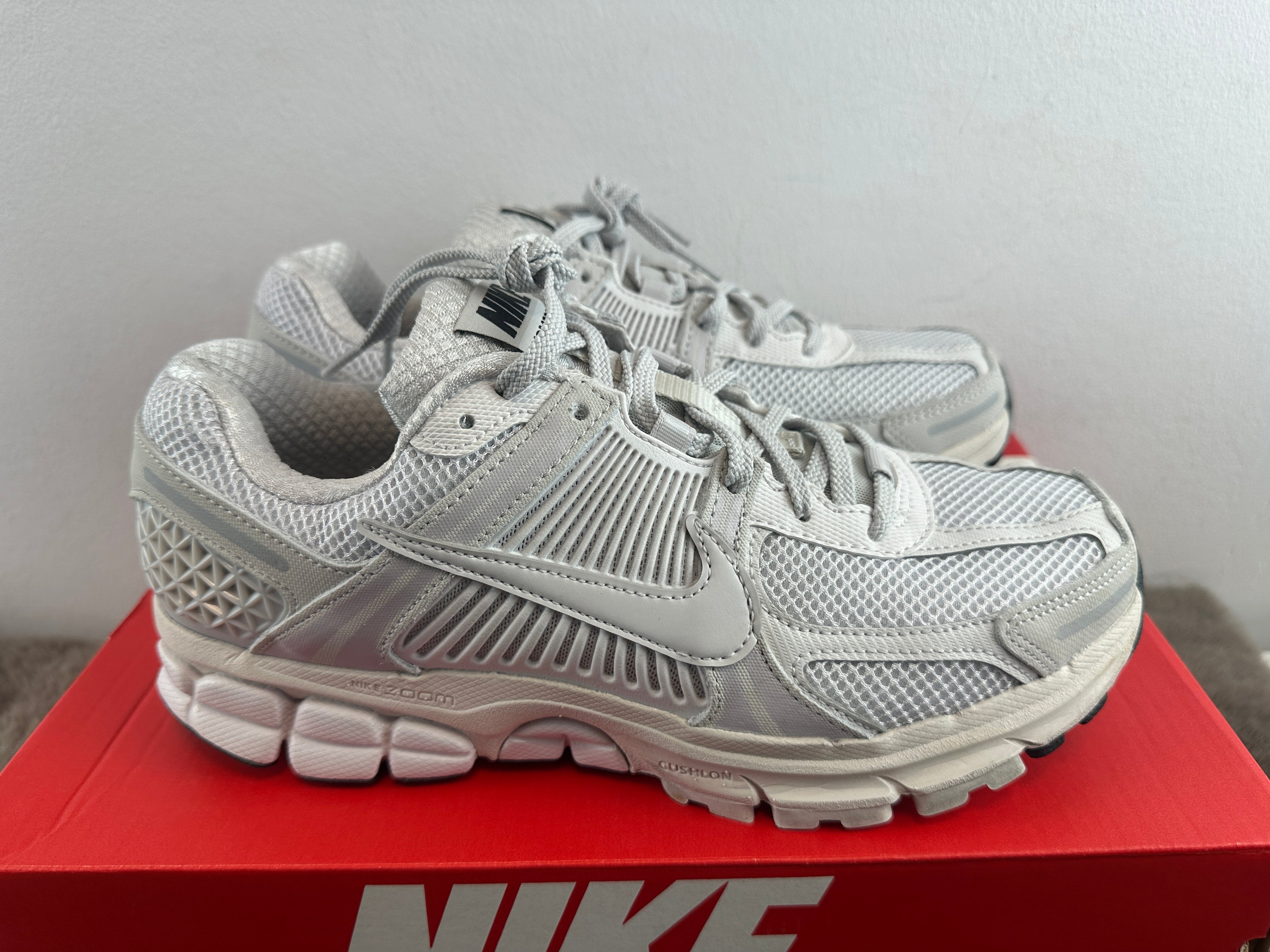 NIKE ZOOM VOMERO 5