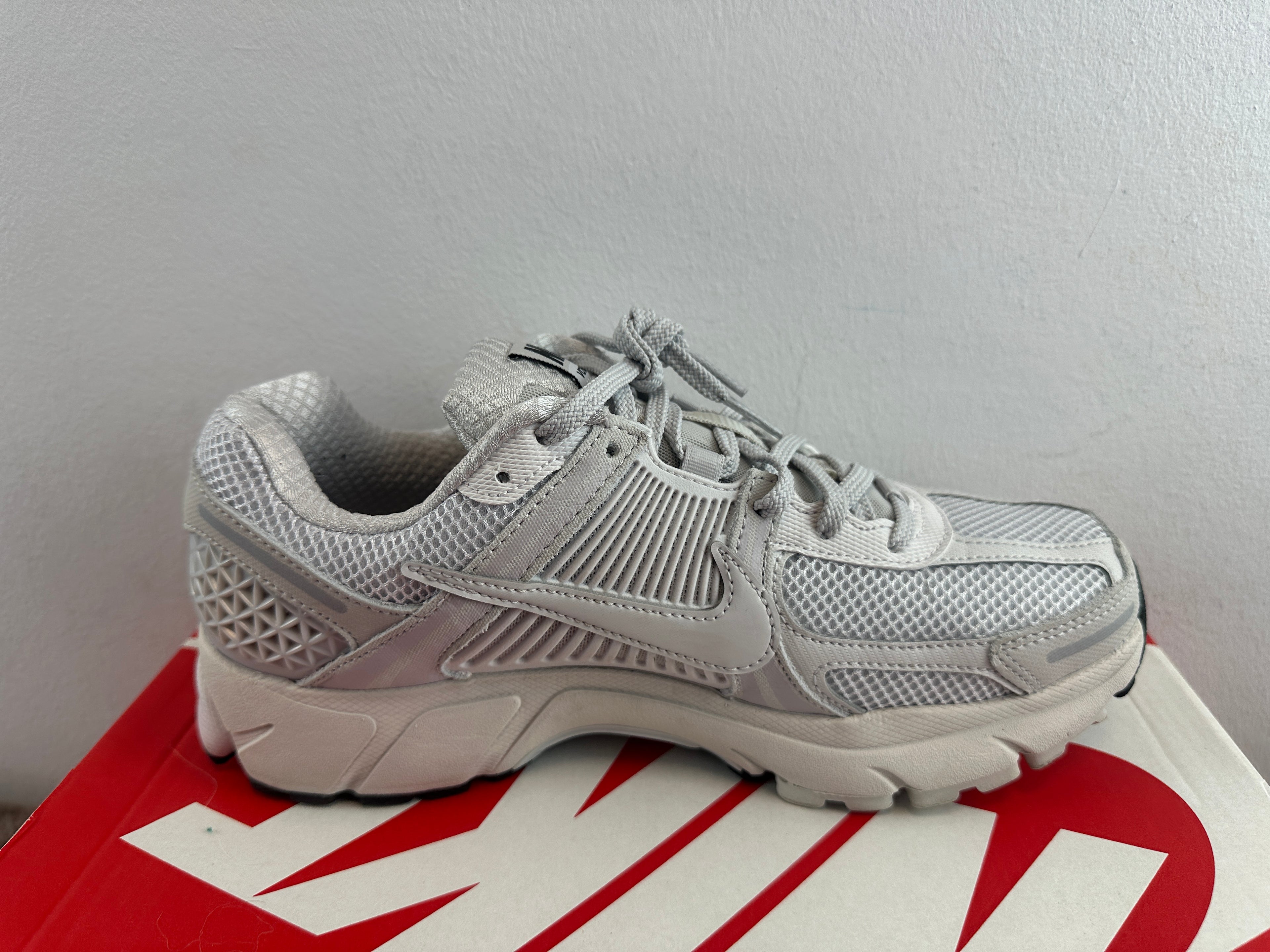 NIKE ZOOM VOMERO 5