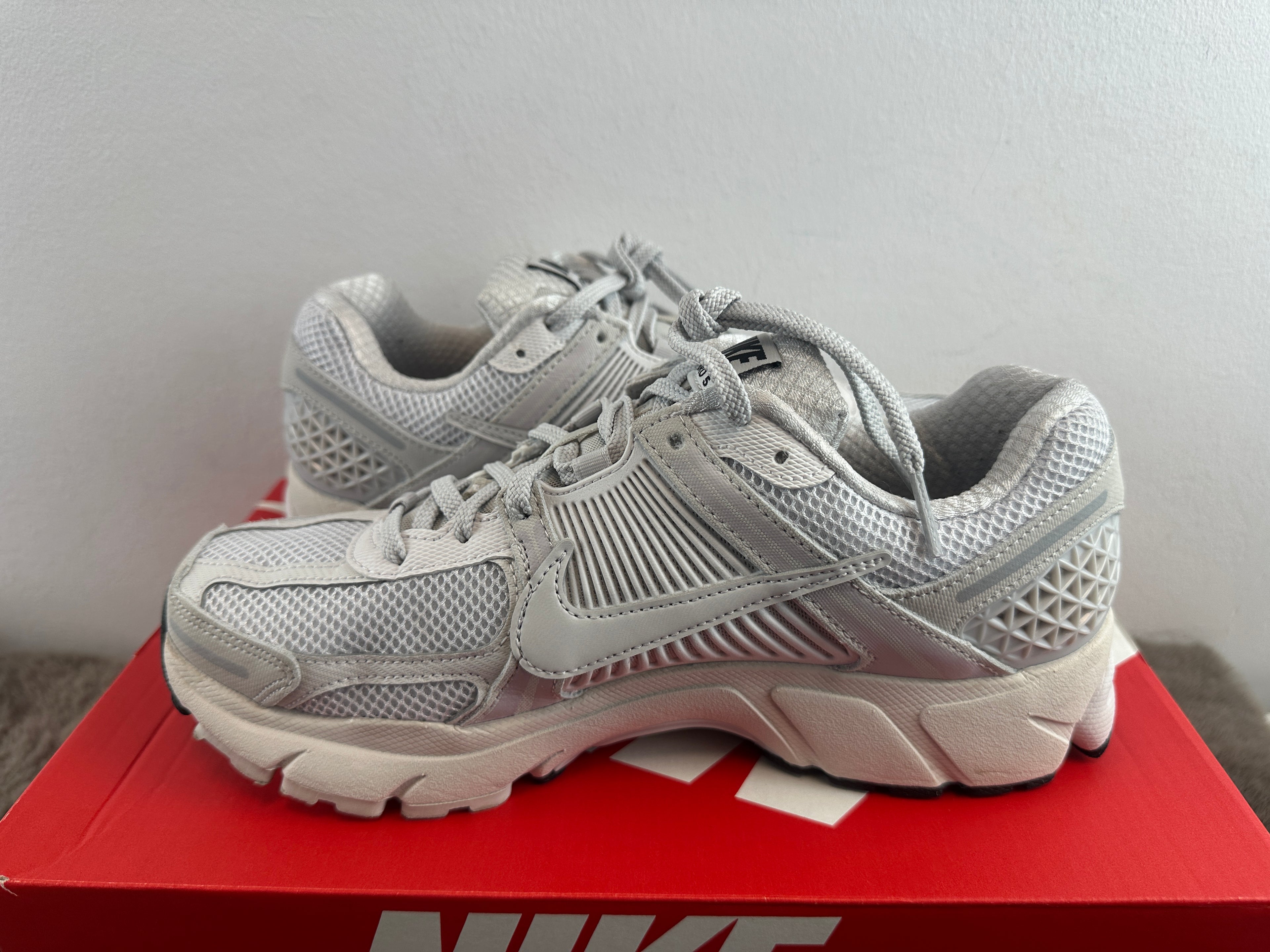 NIKE ZOOM VOMERO 5