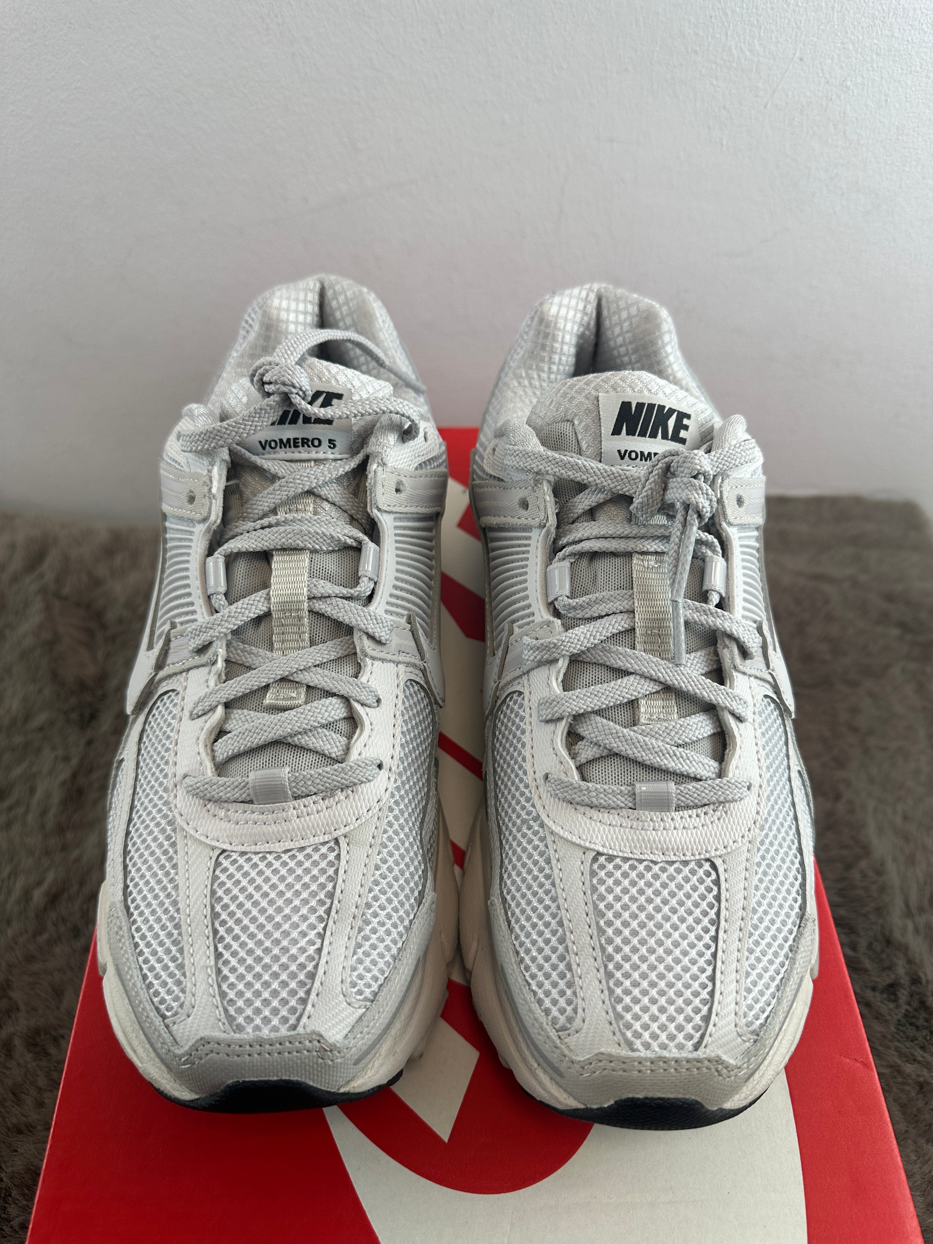 NIKE ZOOM VOMERO 5