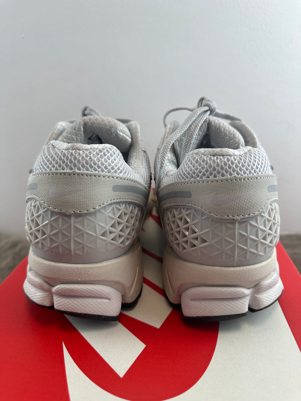 NIKE ZOOM VOMERO 5