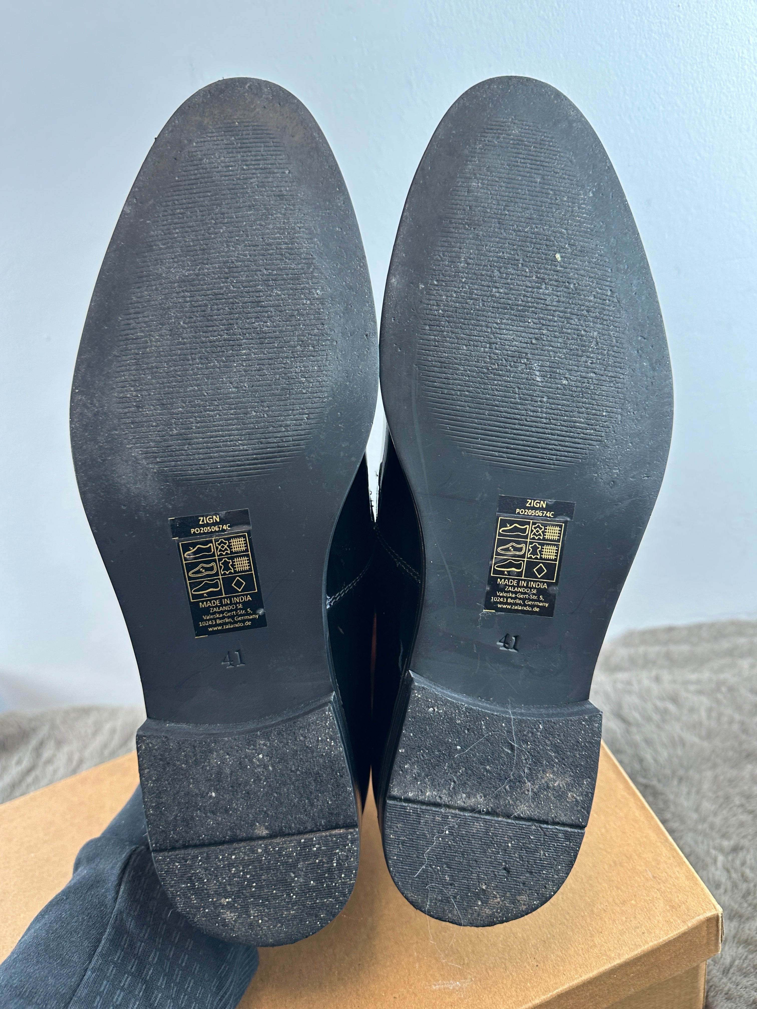 ZIGN LOAFERS