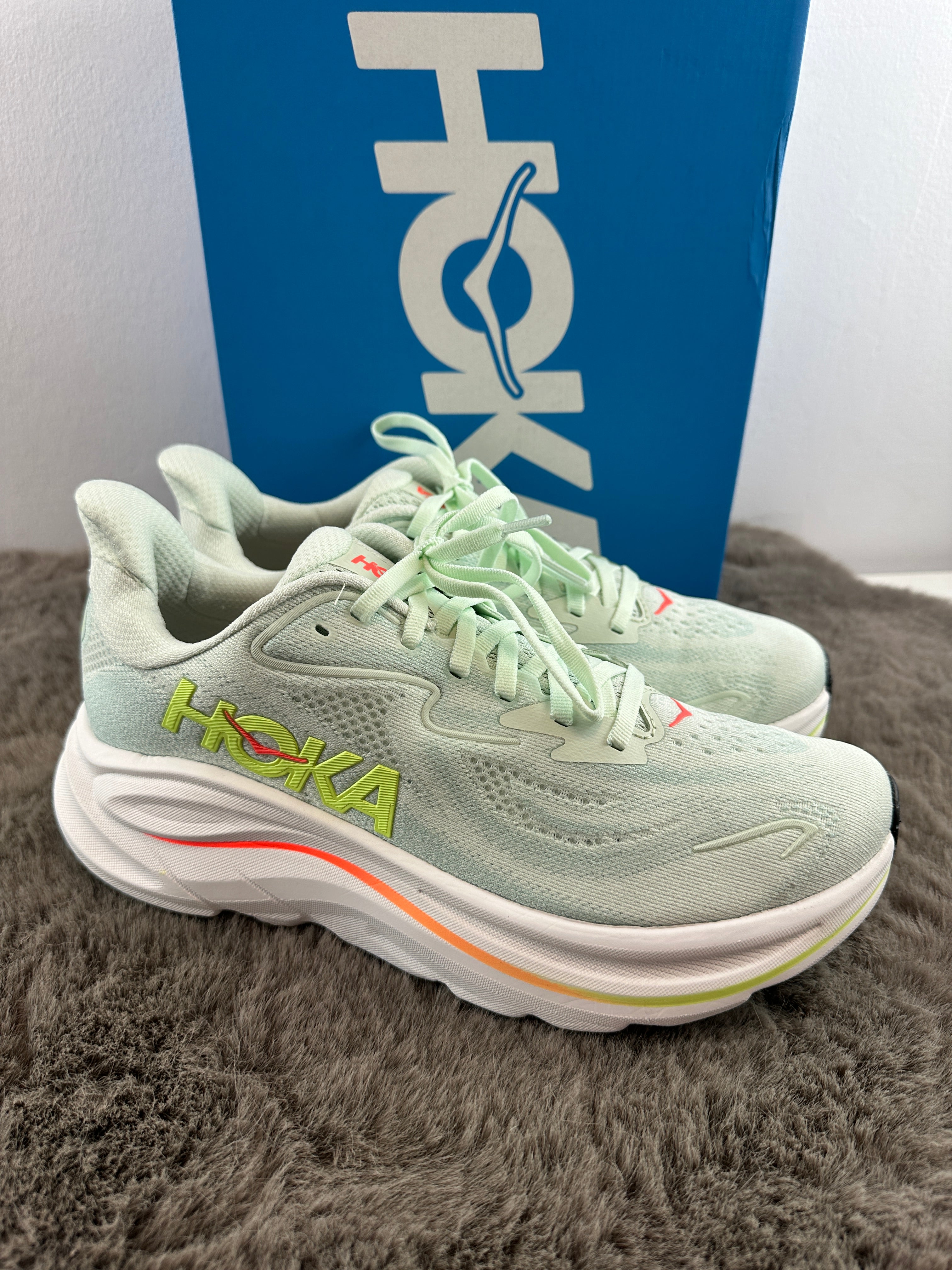 HOKA CLIFTON 10