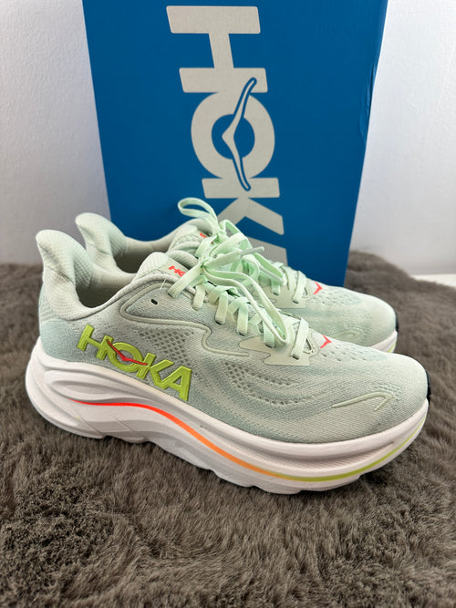 HOKA CLIFTON 10