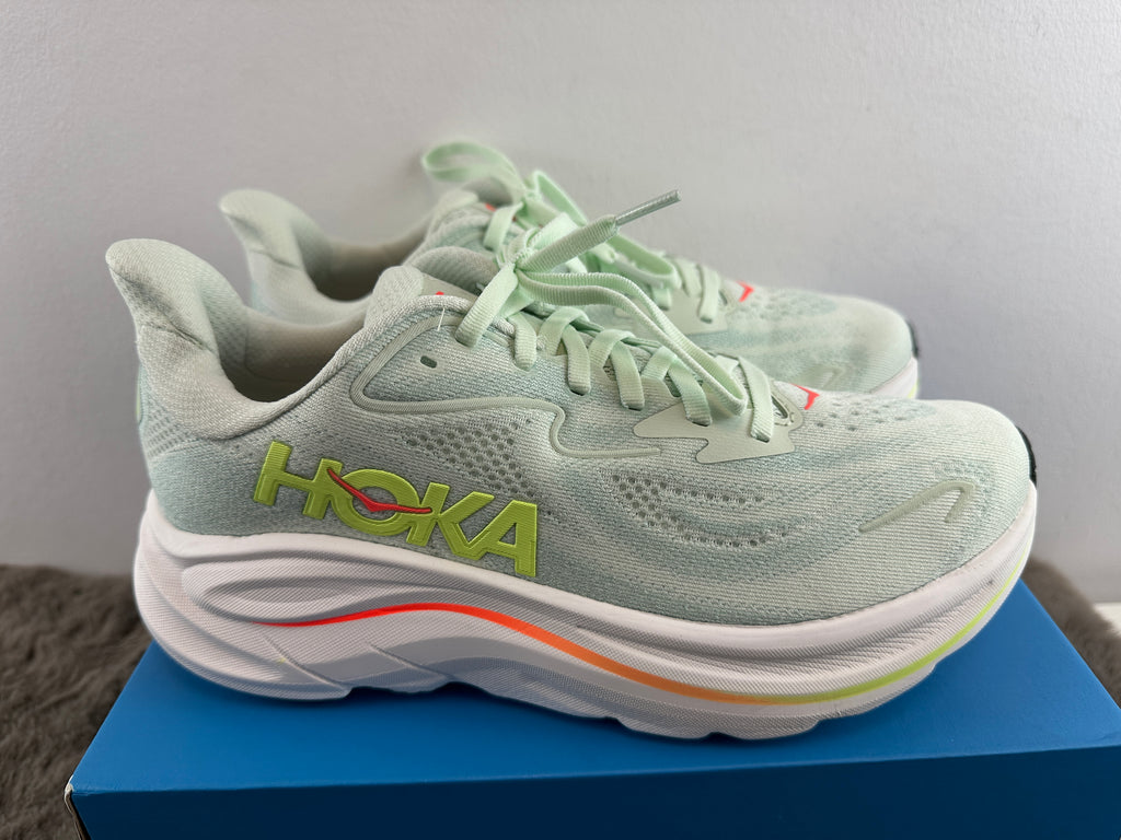 HOKA CLIFTON 10