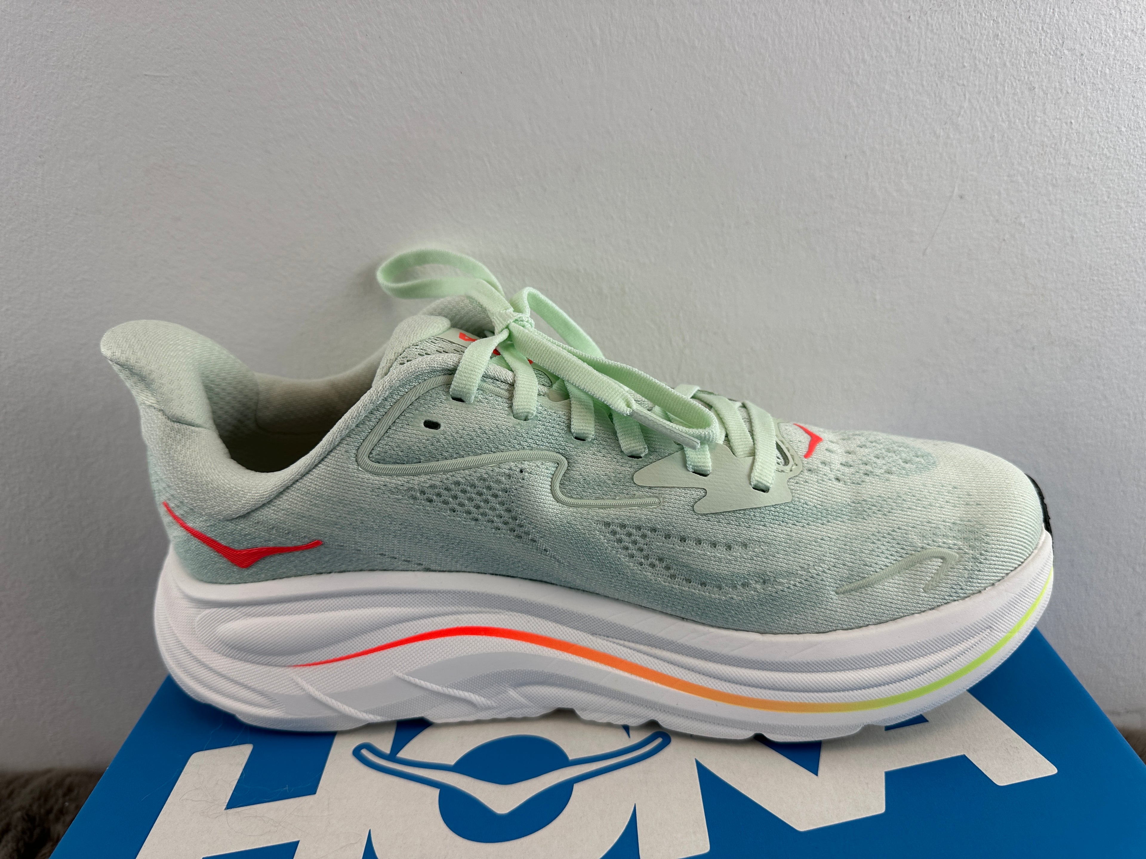 HOKA CLIFTON 10