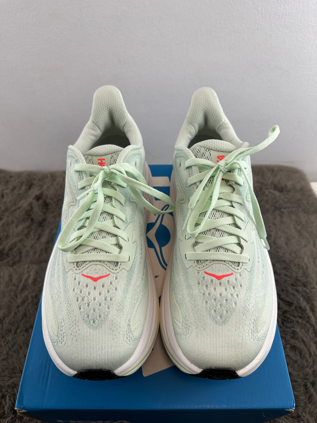 HOKA CLIFTON 10
