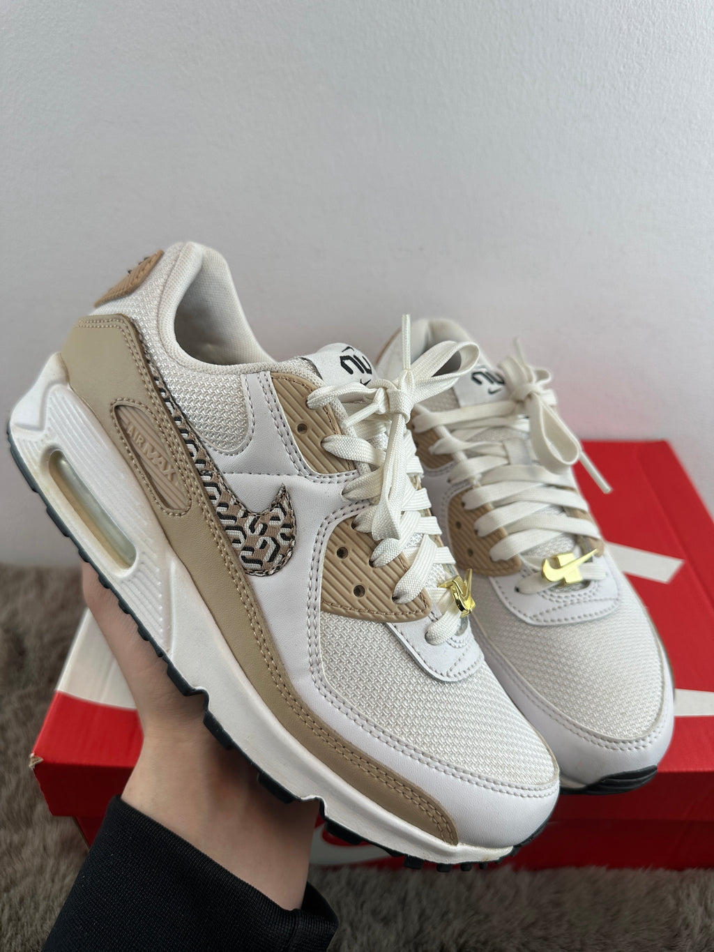 NIKE AIR MAX 90 "UNITED IN VICTORY"