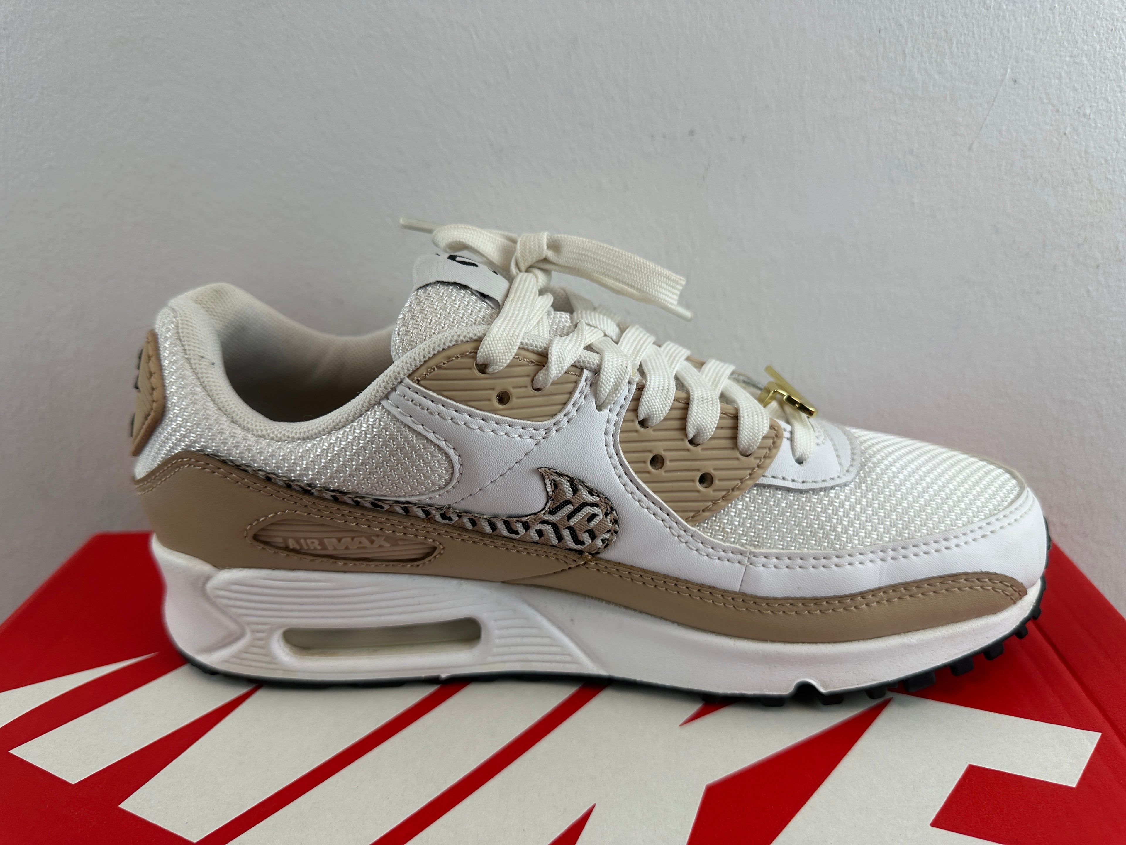 NIKE AIR MAX 90 "UNITED IN VICTORY"