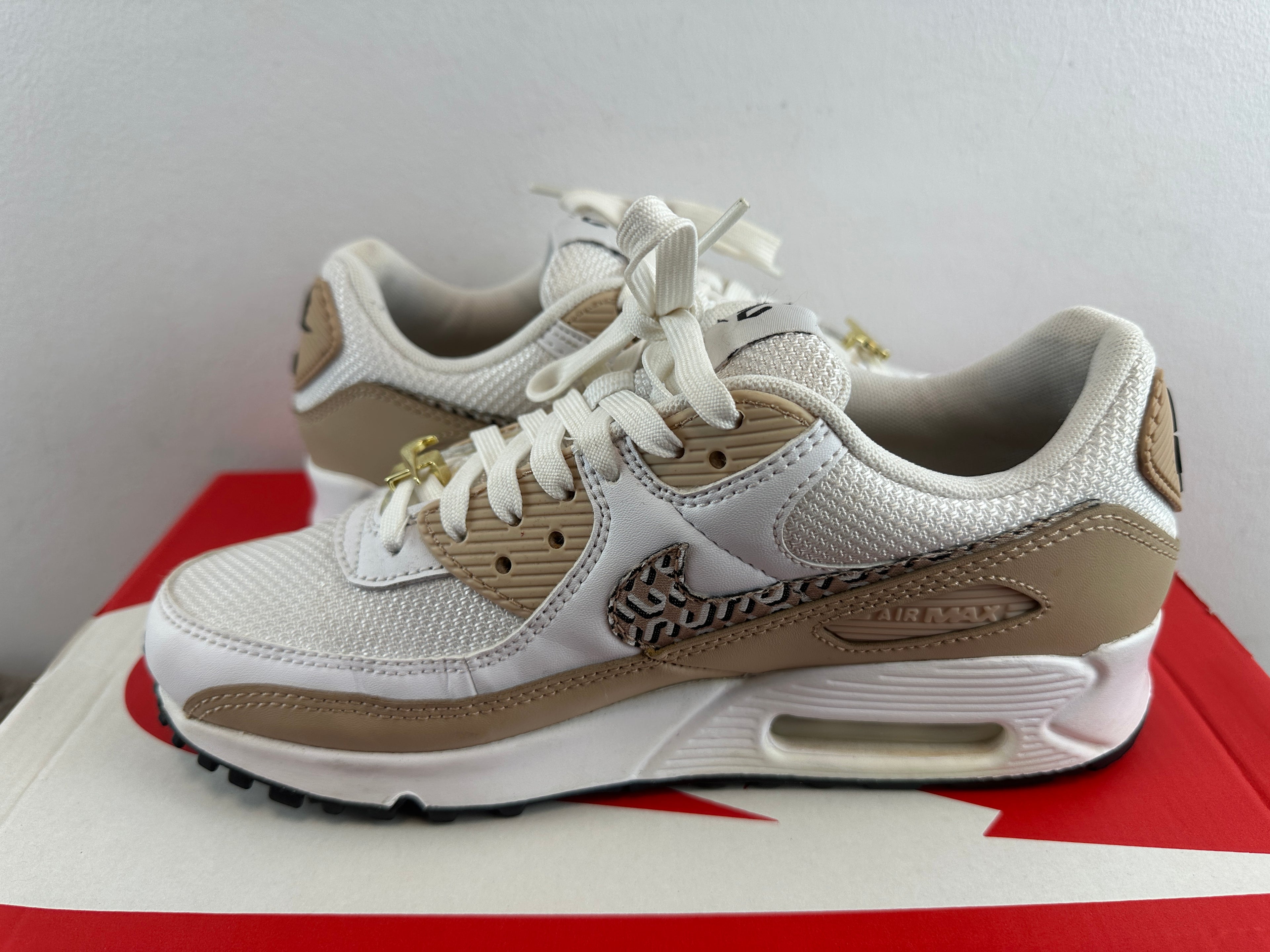 NIKE AIR MAX 90 "UNITED IN VICTORY"