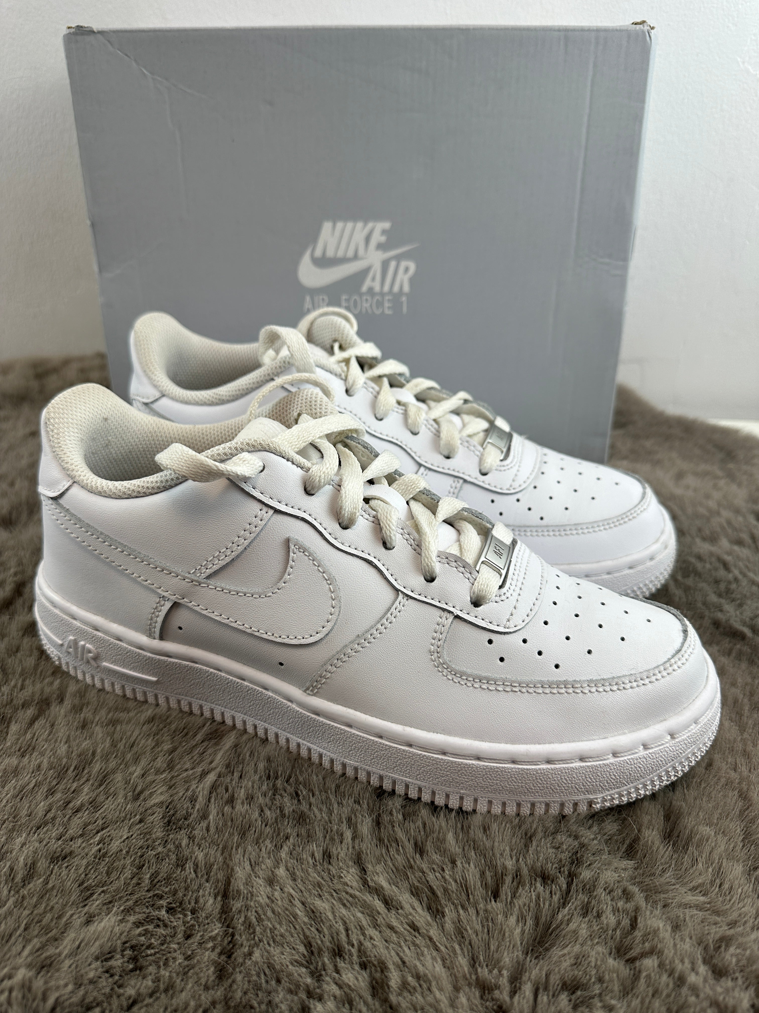 NIKE AIR FORCE 1