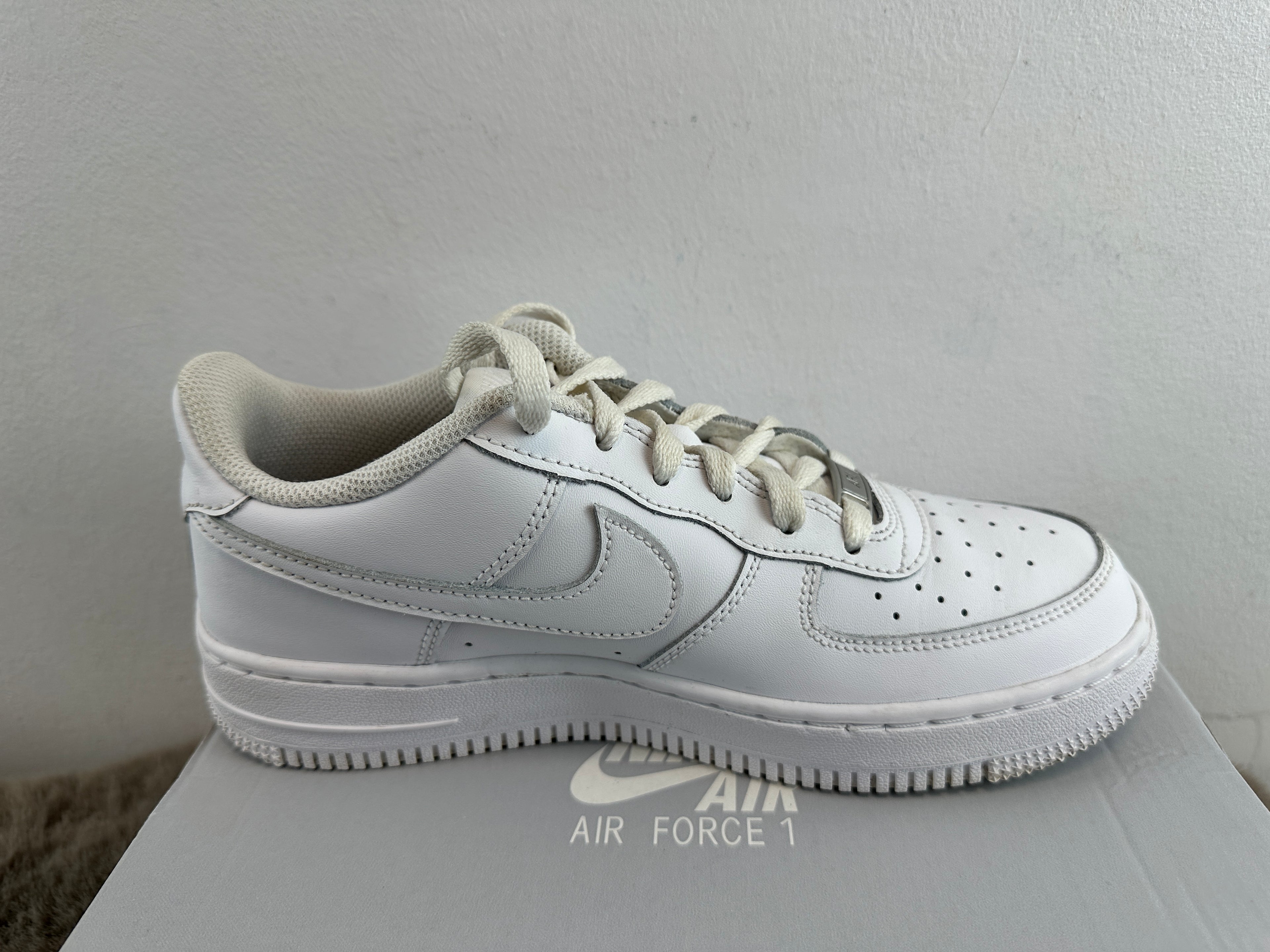 NIKE AIR FORCE 1