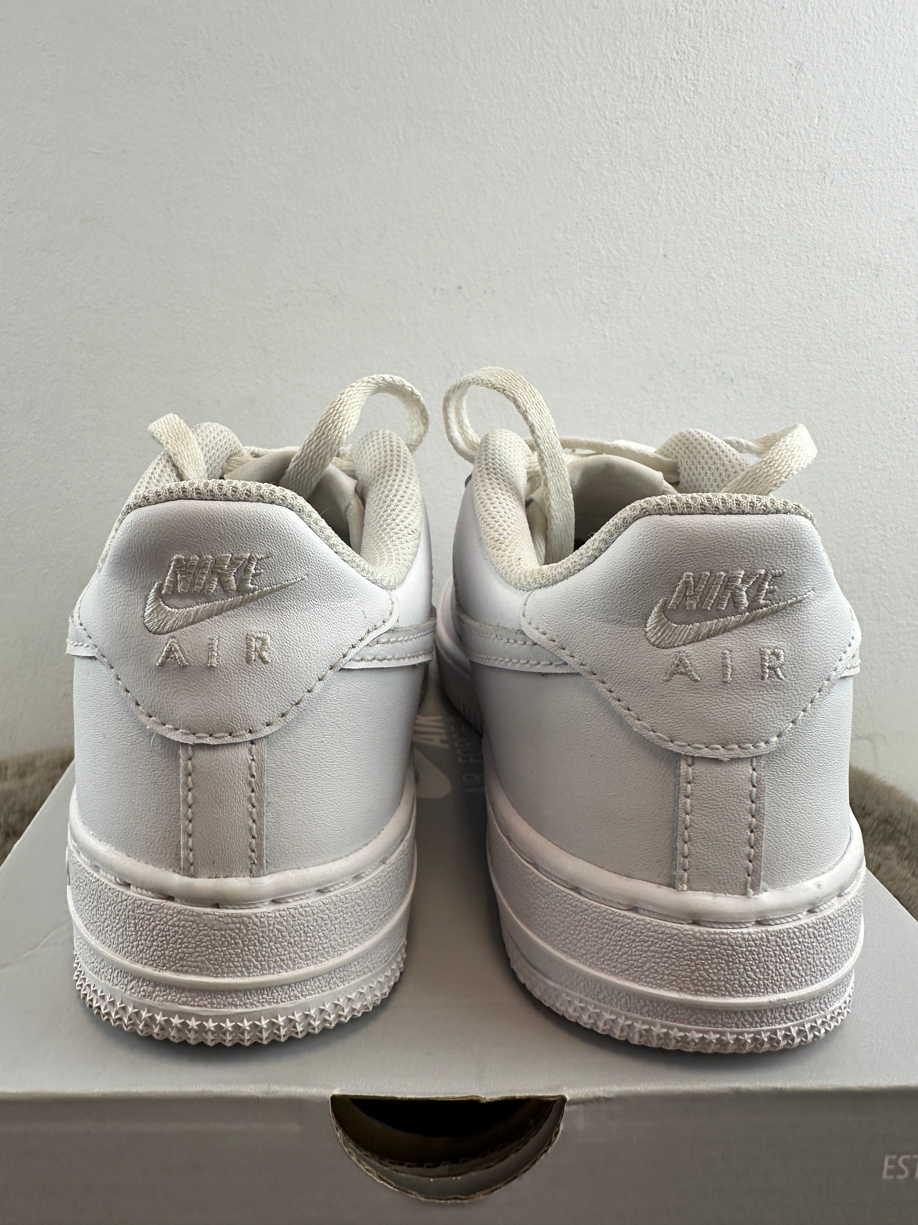 NIKE AIR FORCE 1