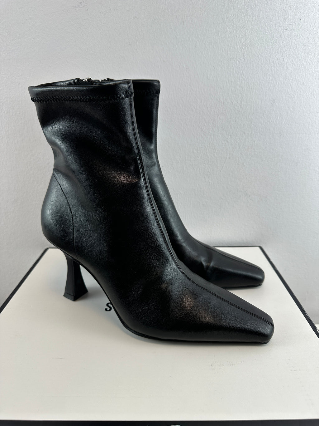 STEVE MADDEN FREIDA