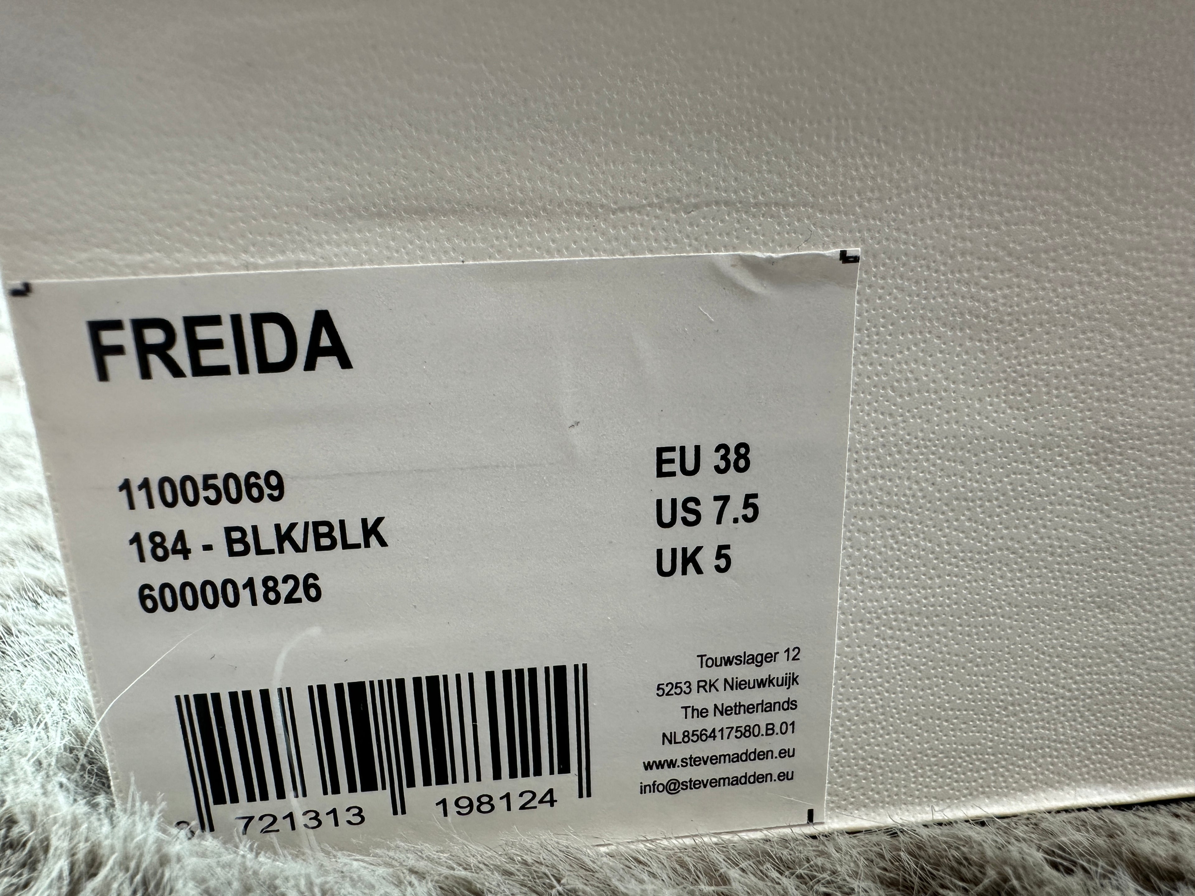 STEVE MADDEN FREIDA