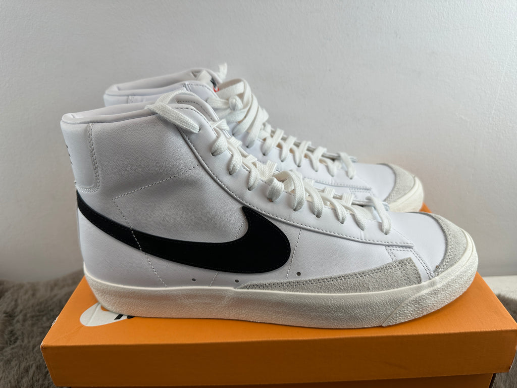 NIKE BLAZER MID