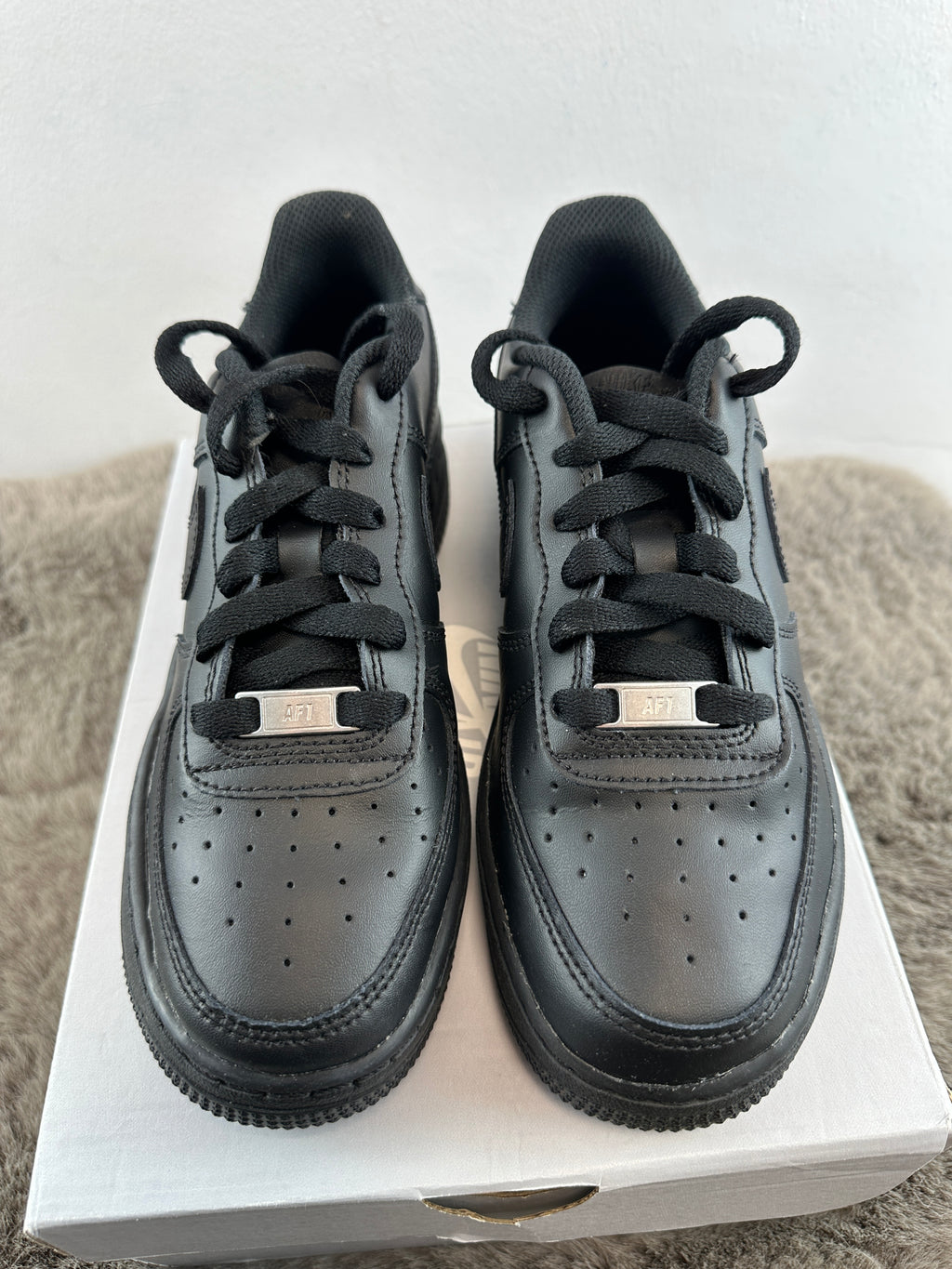 NIKE AIR FORCE 1