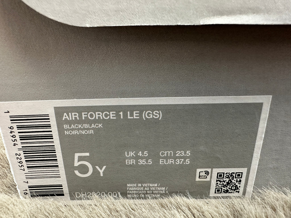 NIKE AIR FORCE 1