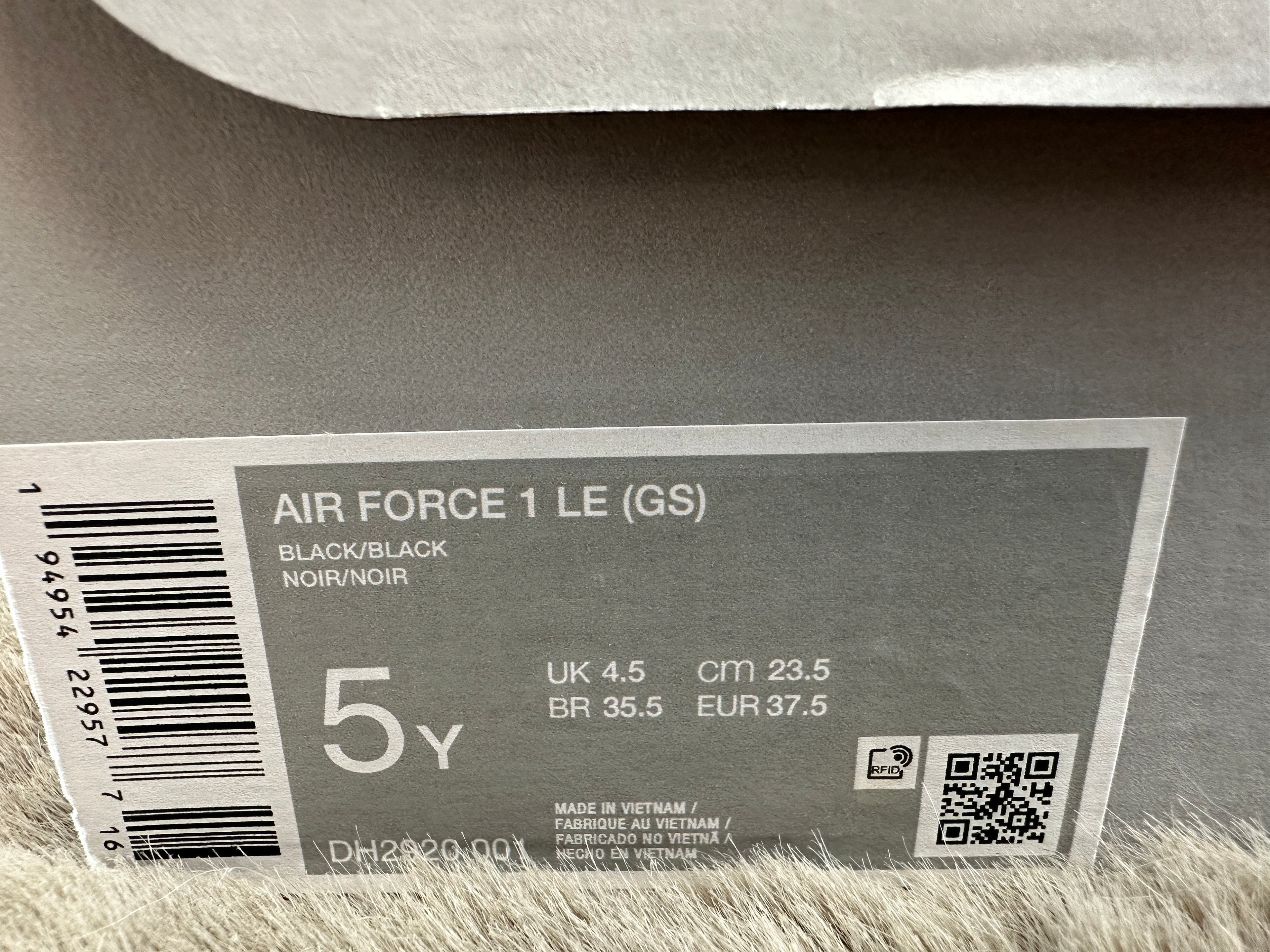 NIKE AIR FORCE 1