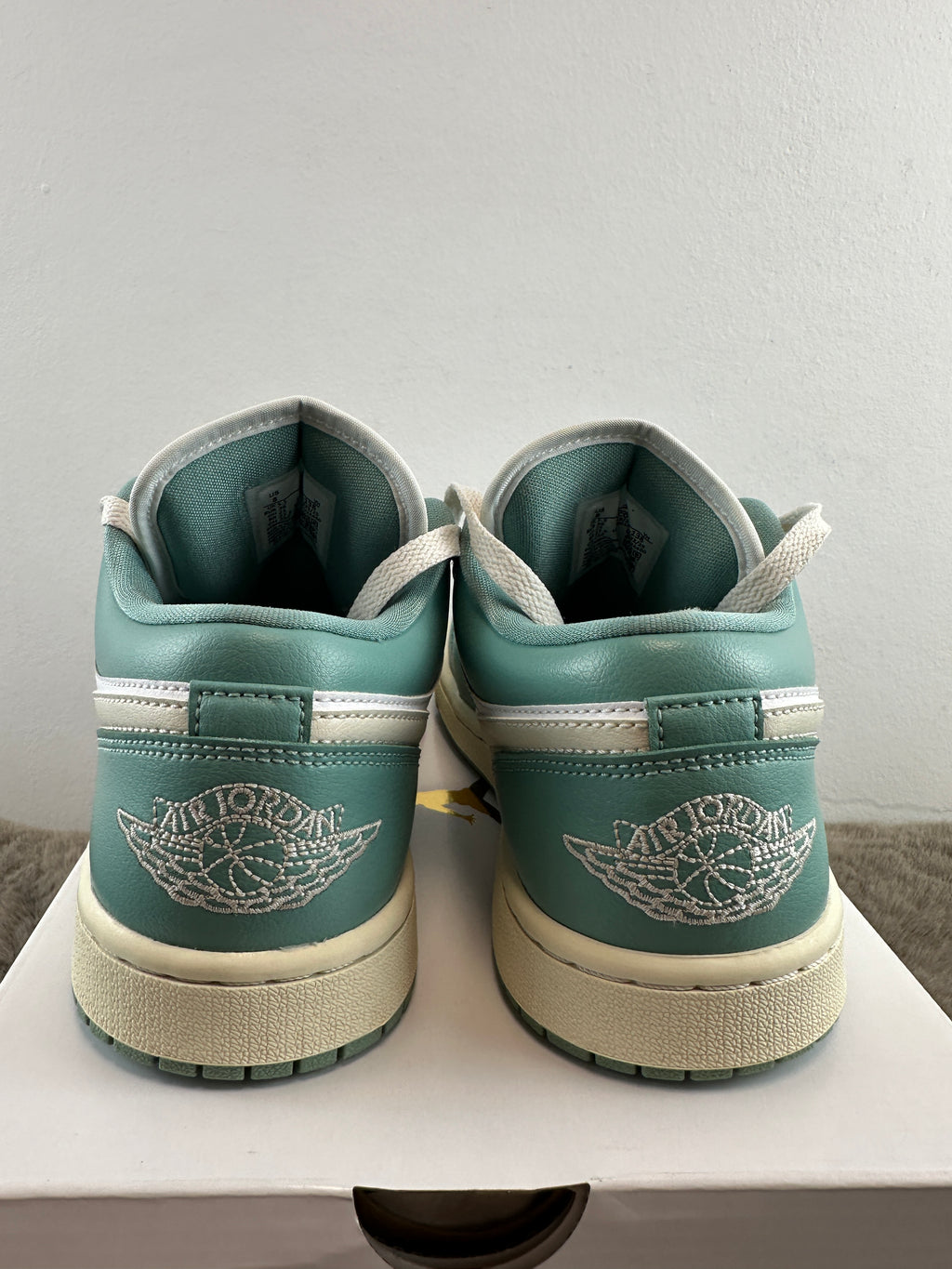 NIKE AIR JORDAN 1 LOW "WHITE CANNON"