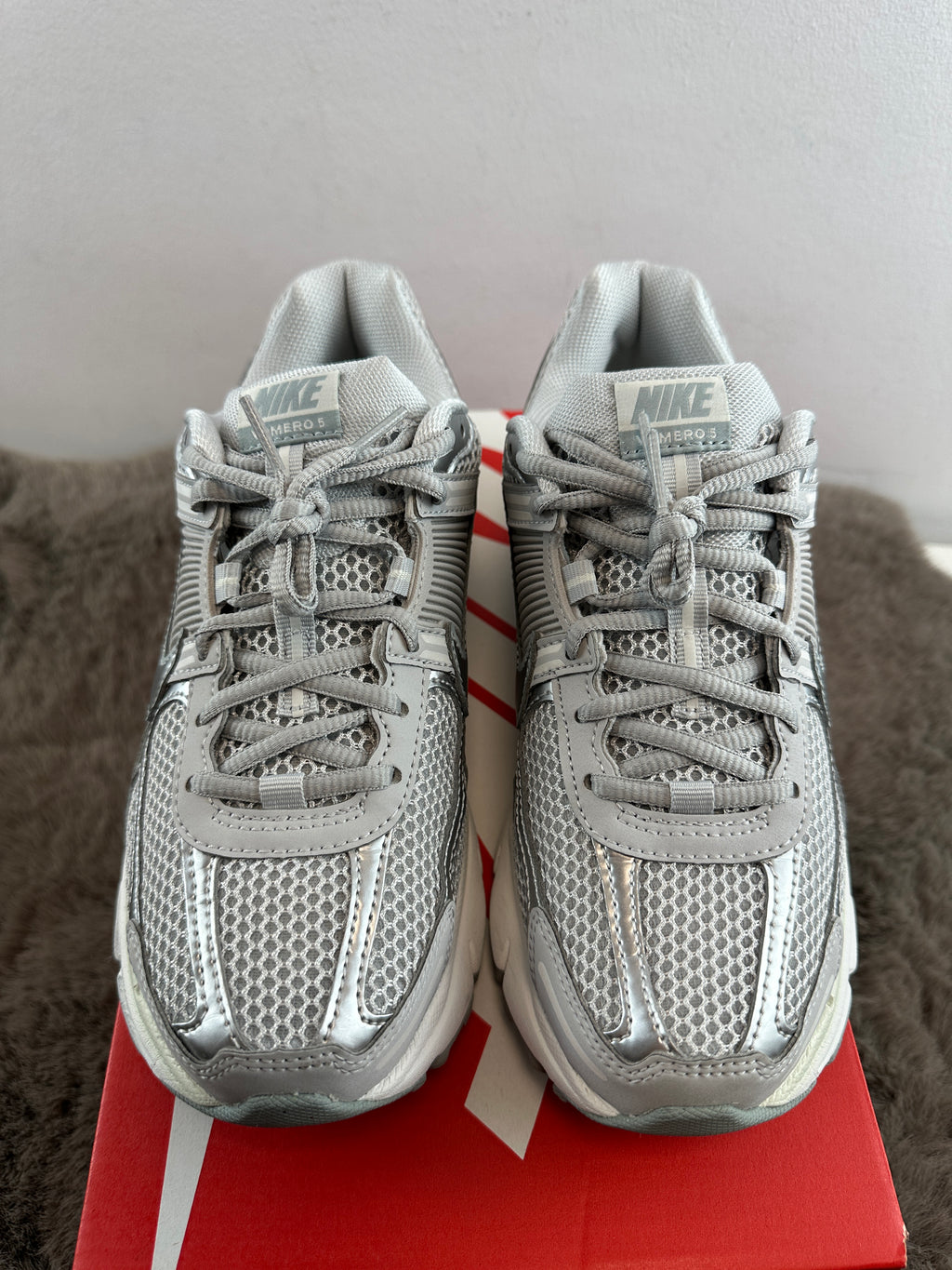 NIKE ZOOM VOMERO 5