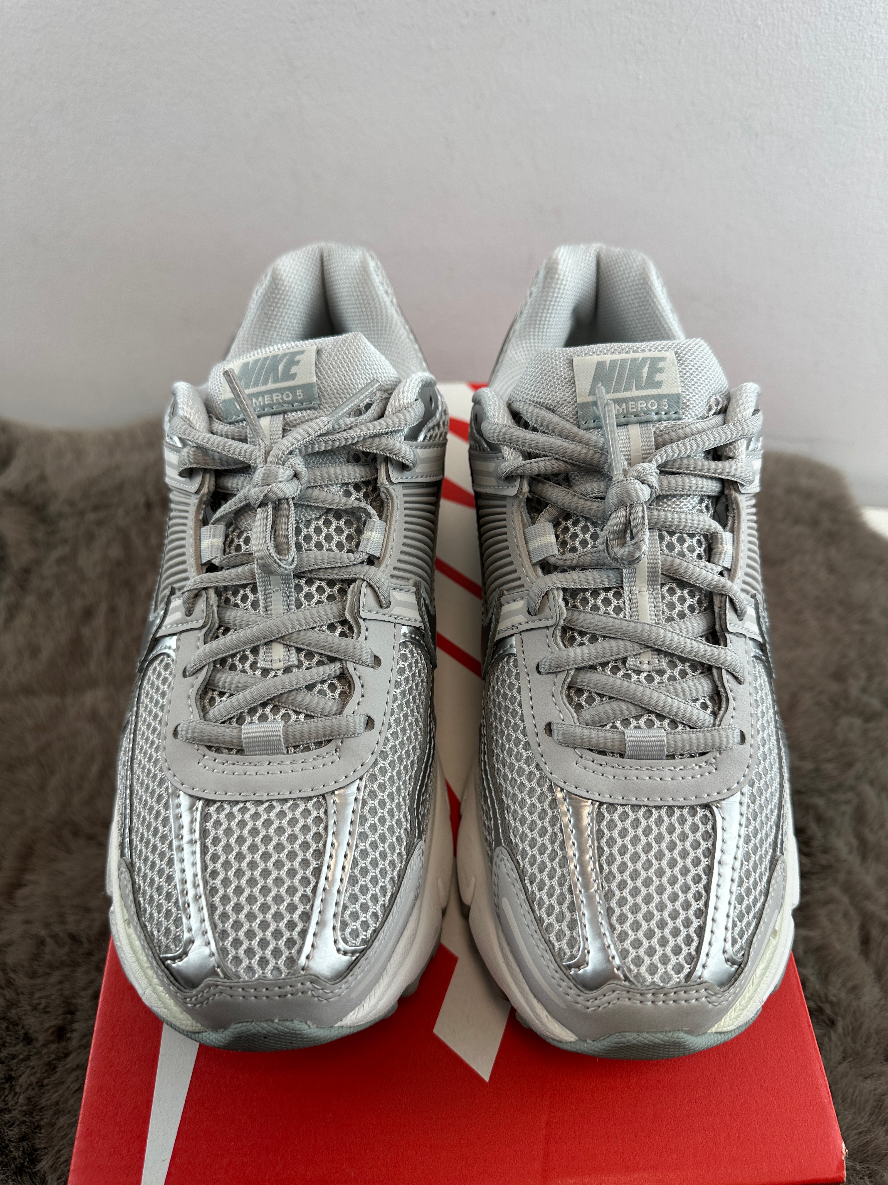 NIKE ZOOM VOMERO 5
