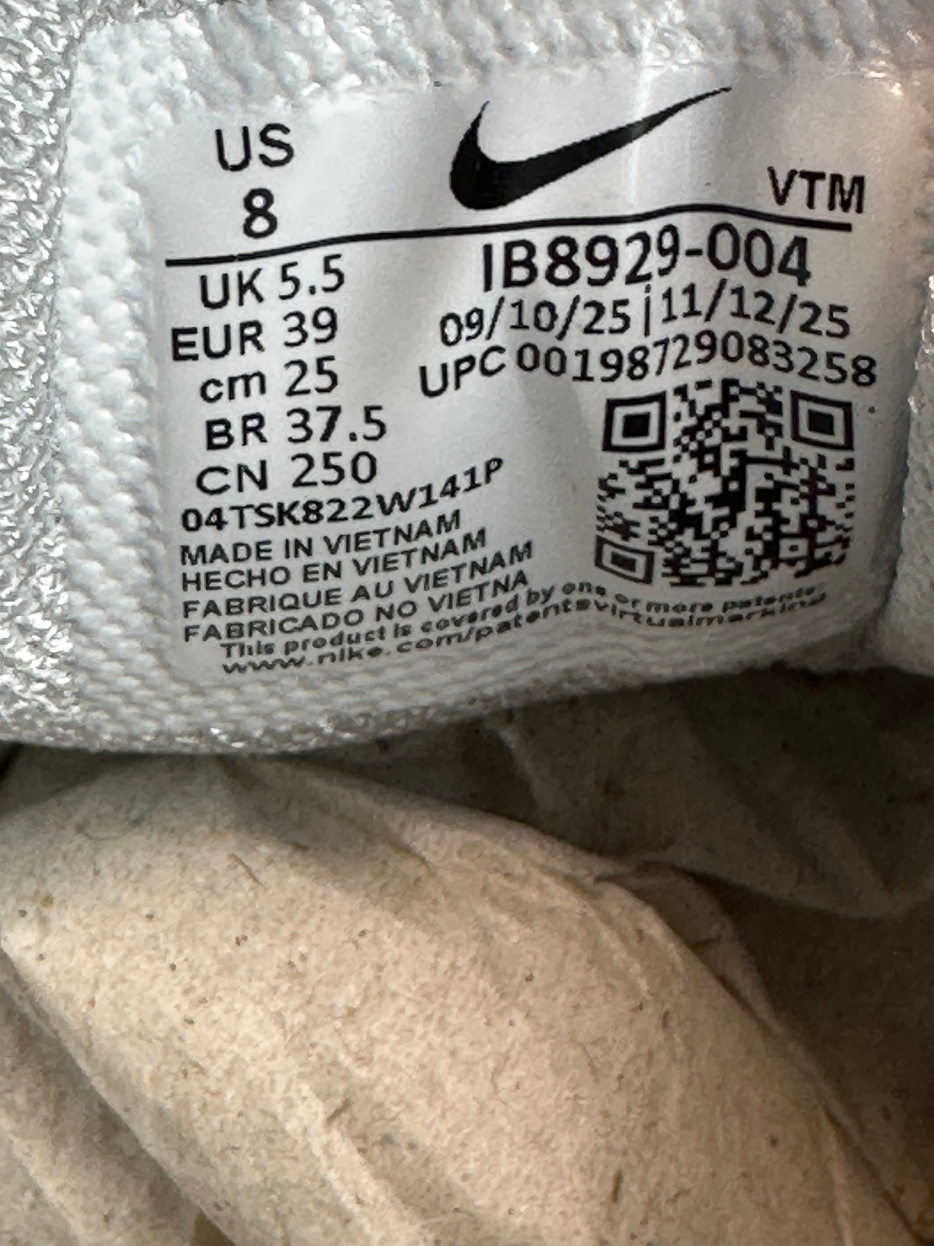NIKE ZOOM VOMERO 5