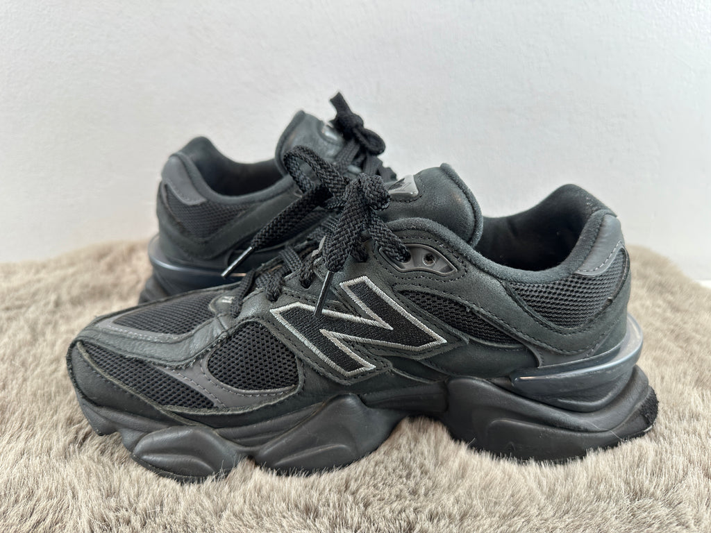 NEW BALANCE U9060ZGE