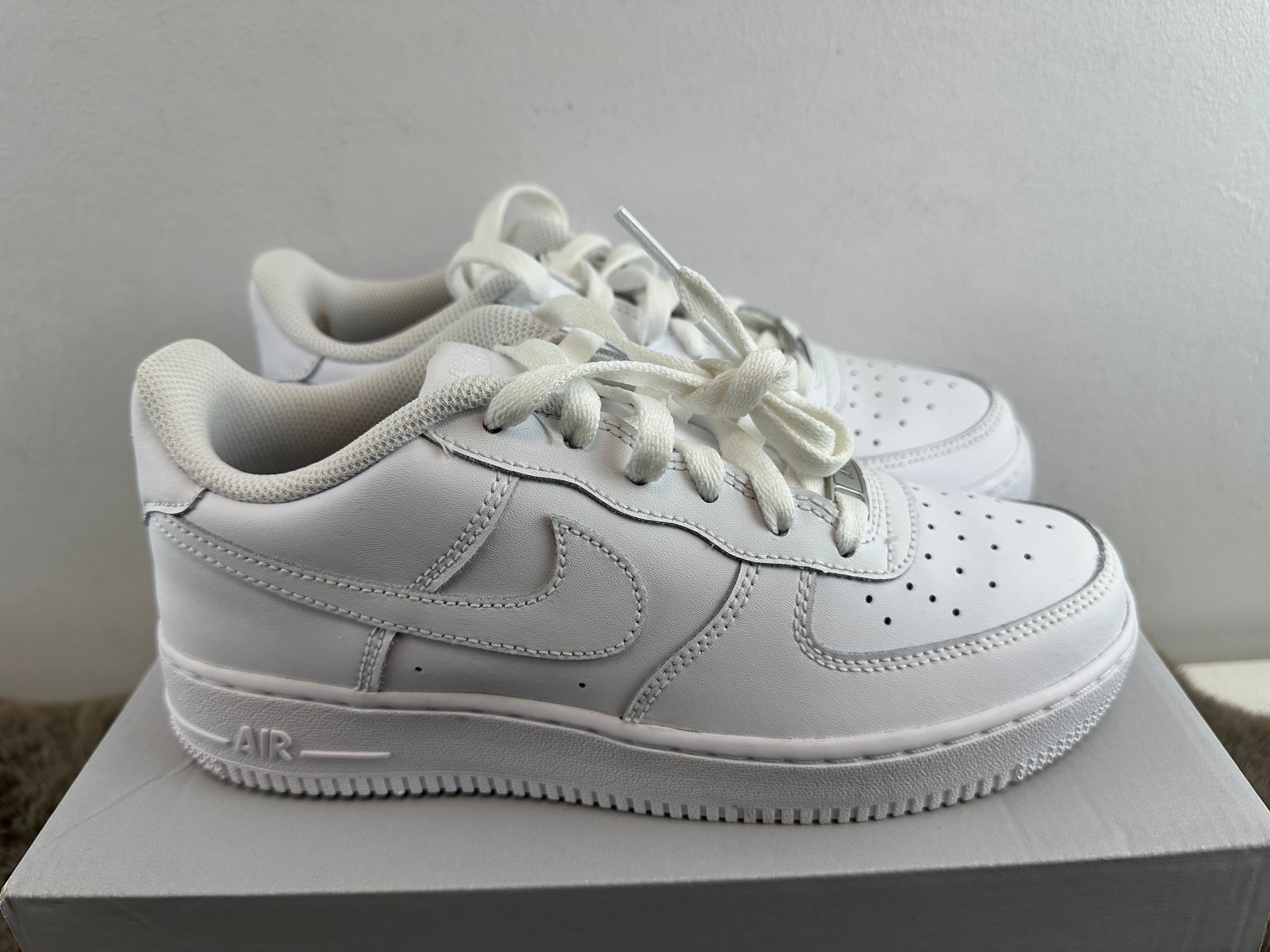 NIKE AIR FORCE 1