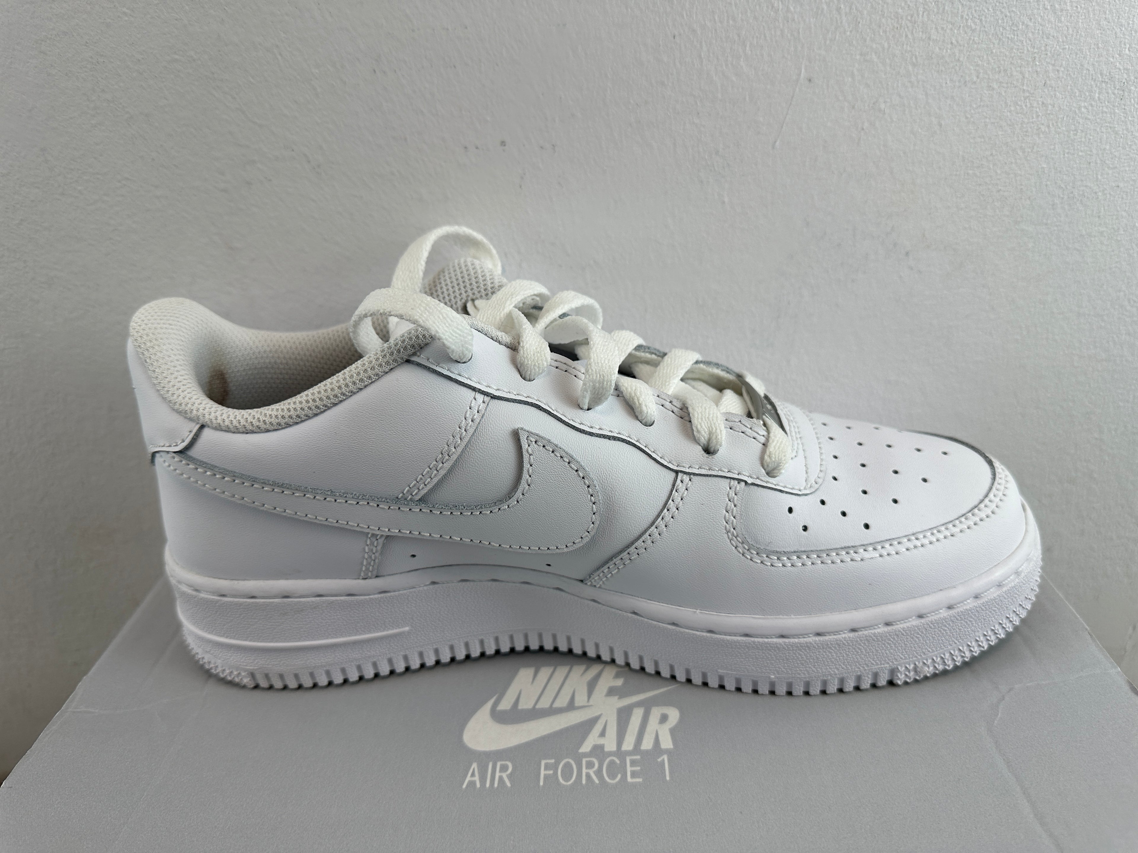 NIKE AIR FORCE 1