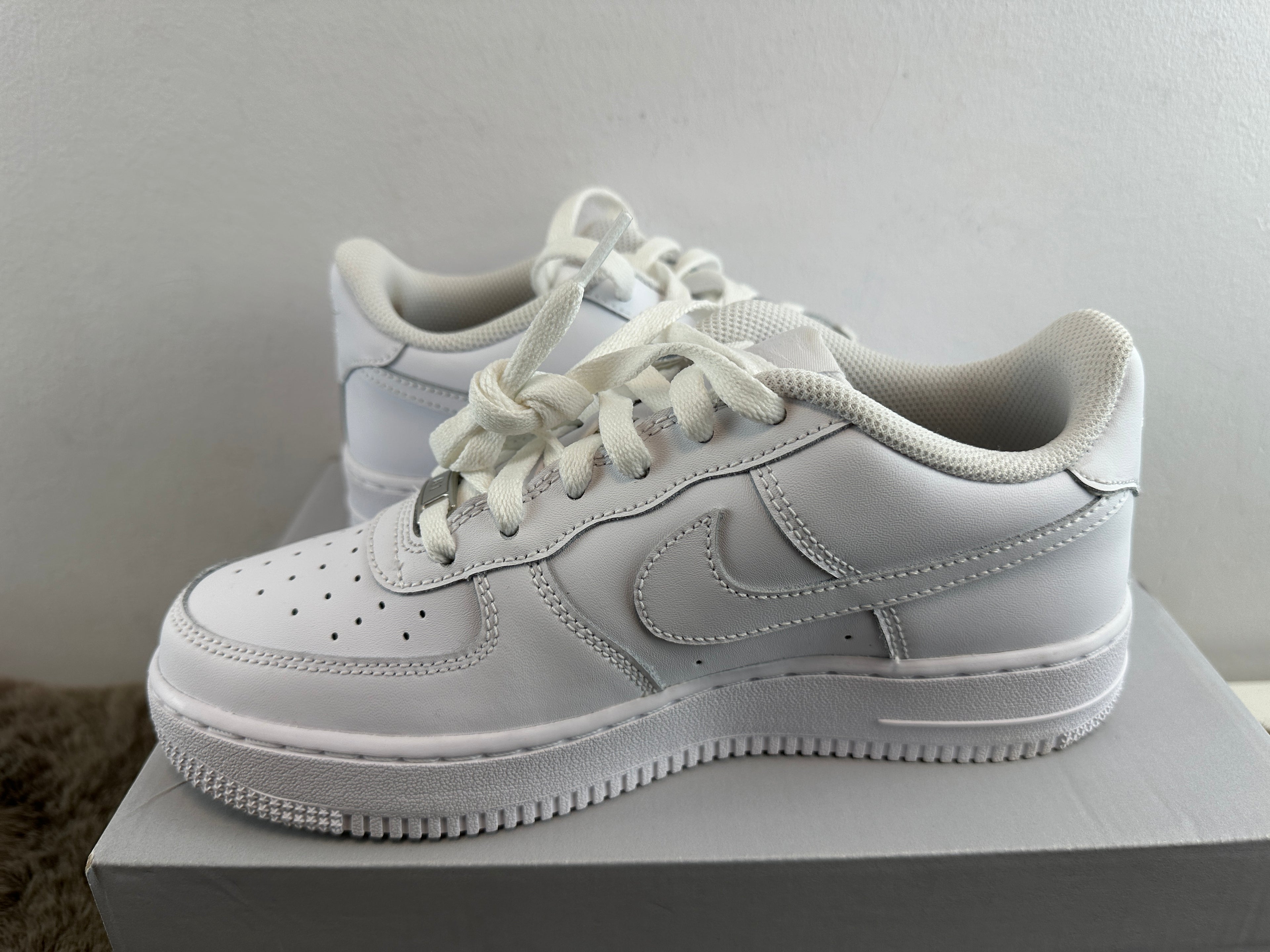 NIKE AIR FORCE 1