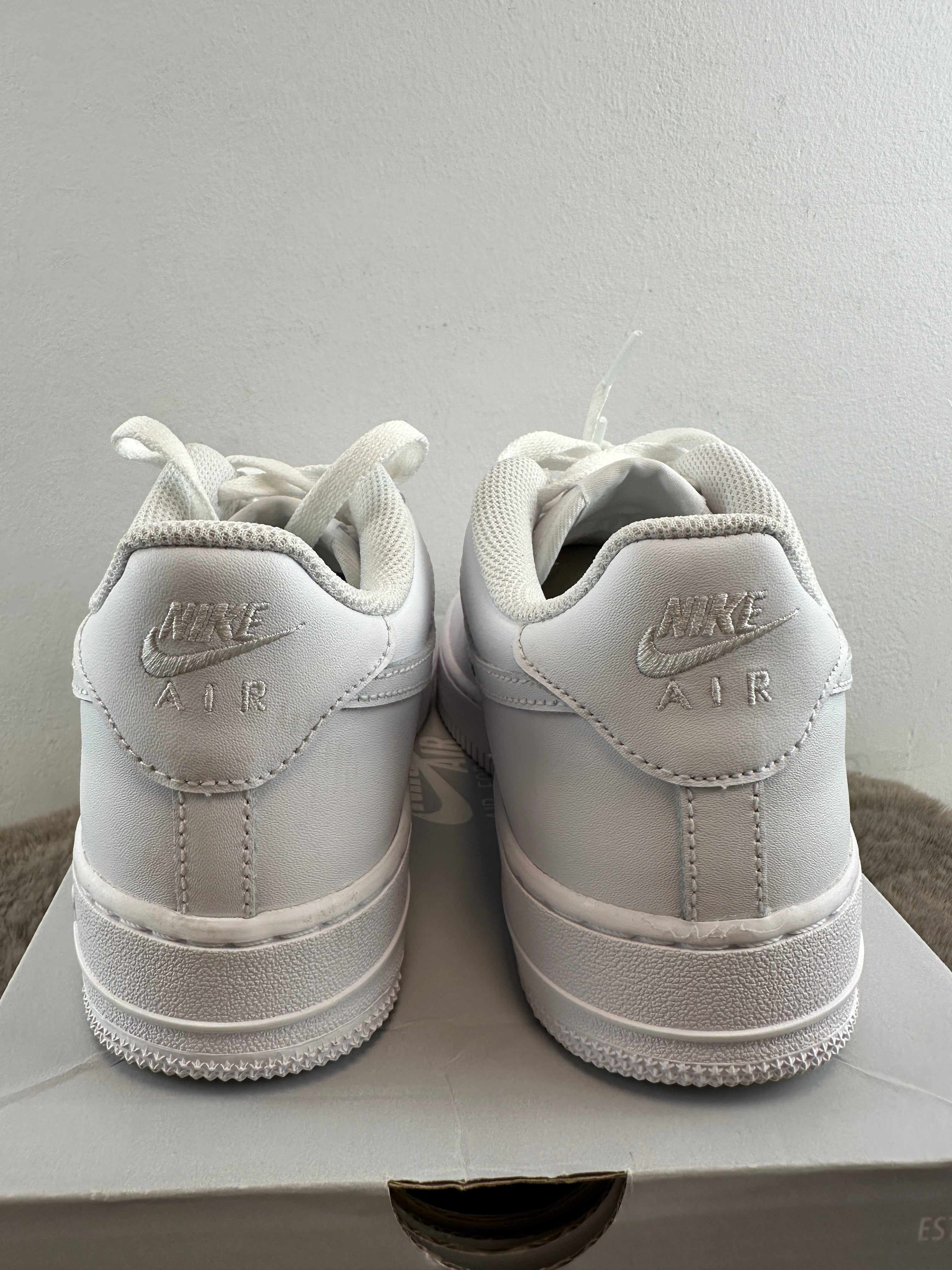 NIKE AIR FORCE 1