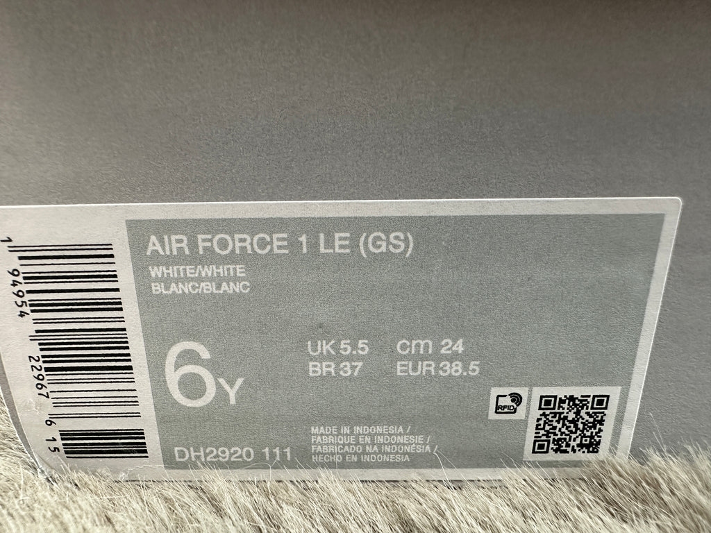 NIKE AIR FORCE 1
