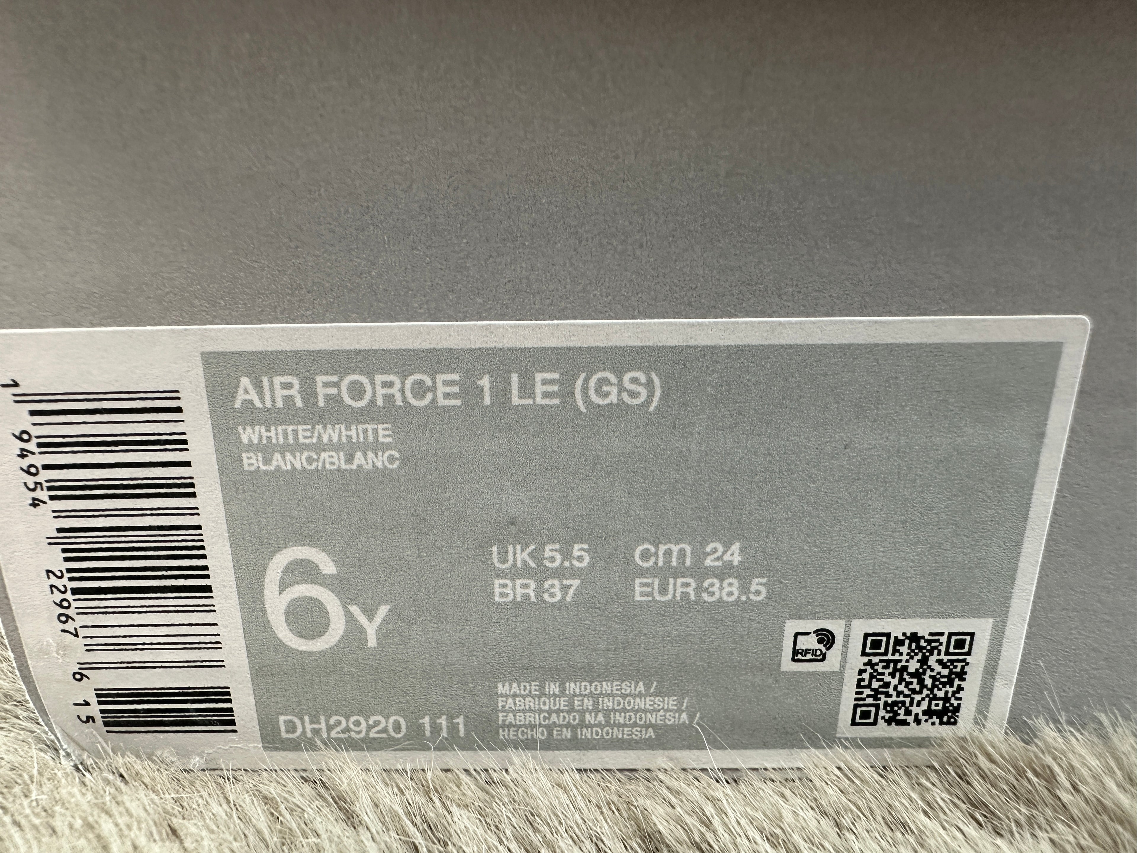 NIKE AIR FORCE 1