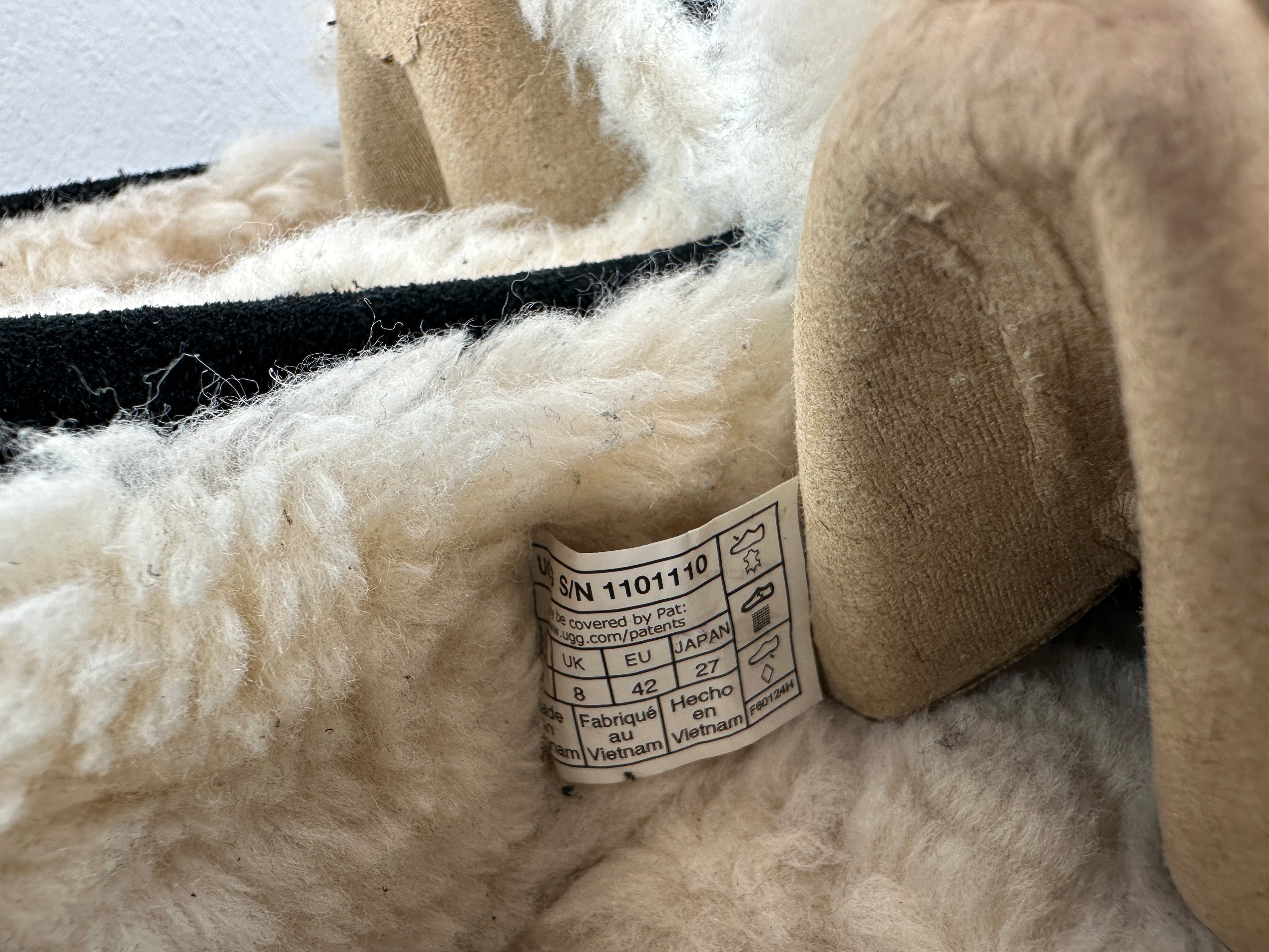 UGG M ASCOT 42